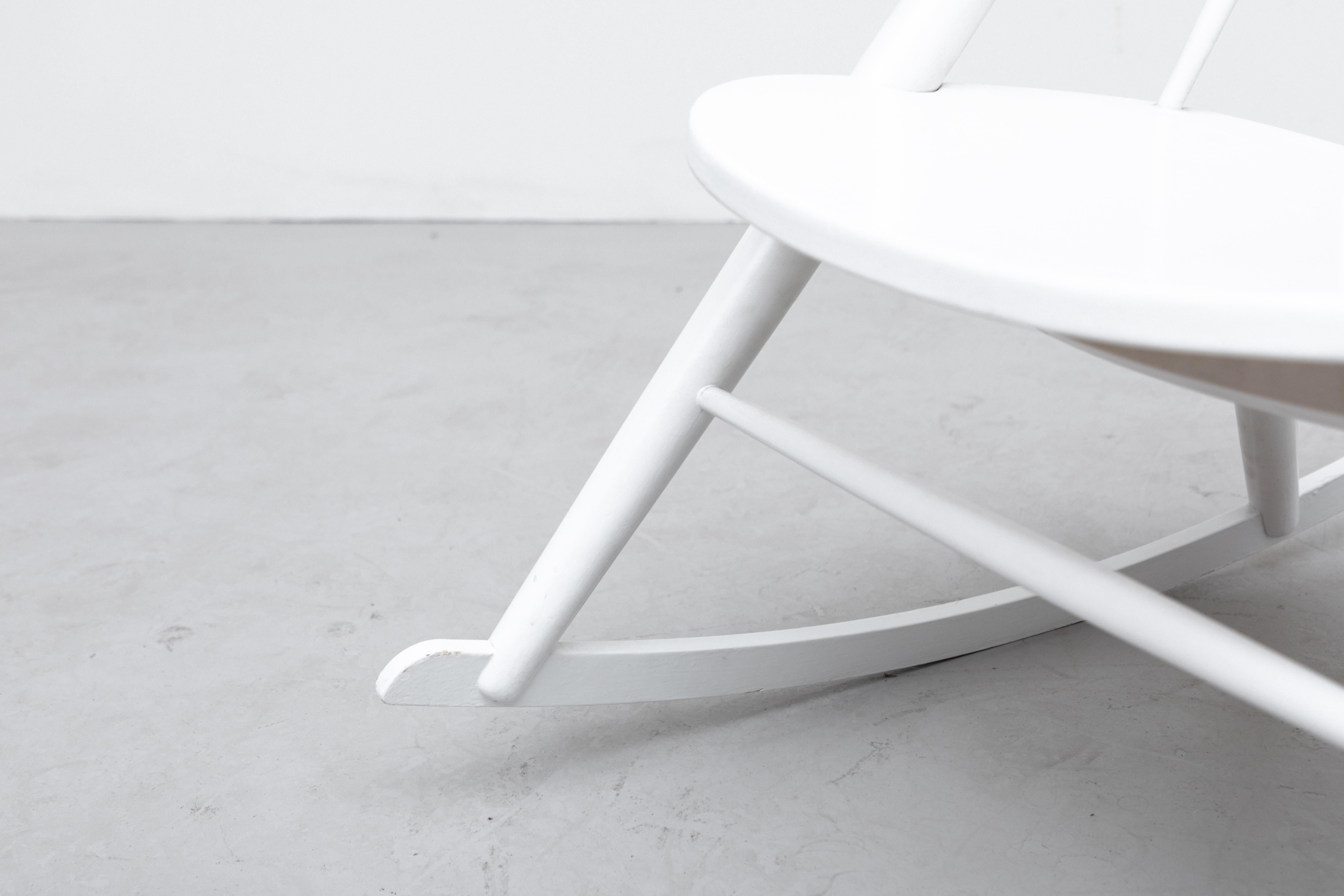 Ilmari Tapiovaara Attr White Lacquered Rocking Chair For Sale 5