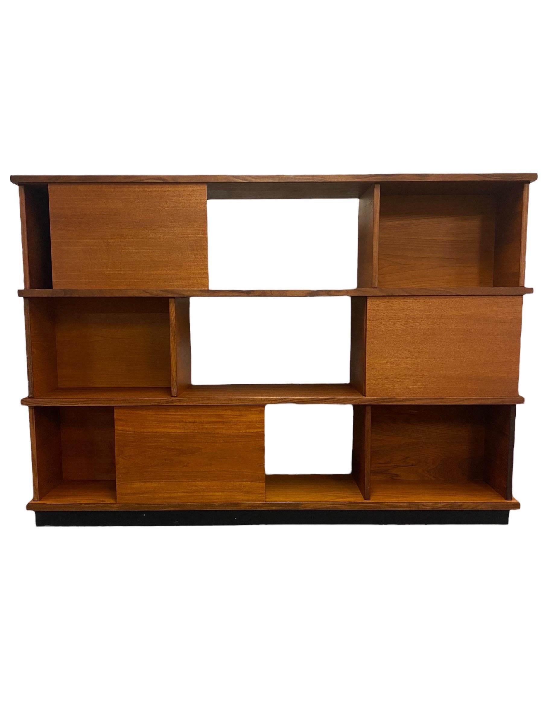 Scandinavian Modern Beautiful Ilmari Tapiovaara, Modular Teak 'Pala' Bookshelf, Asko, 1950s For Sale