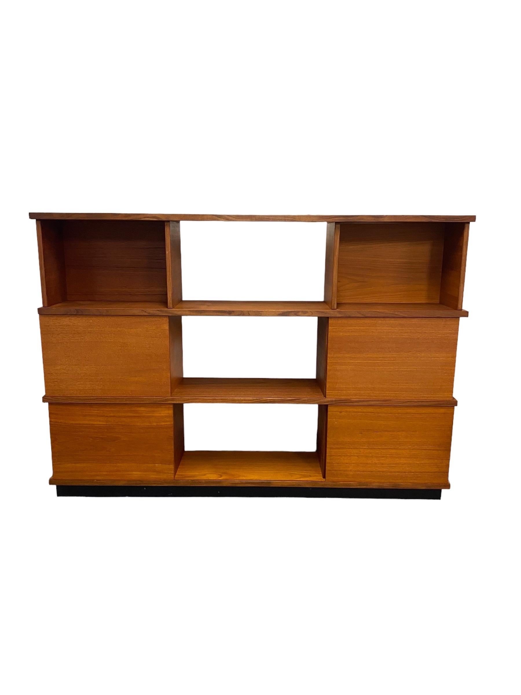 Mid-20th Century Beautiful Ilmari Tapiovaara, Modular Teak 'Pala' Bookshelf, Asko, 1950s For Sale