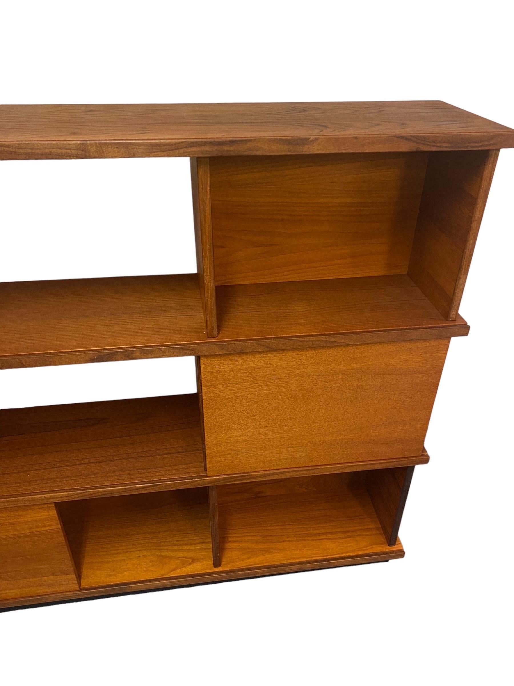 Beautiful Ilmari Tapiovaara, Modular Teak 'Pala' Bookshelf, Asko, 1950s For Sale 1