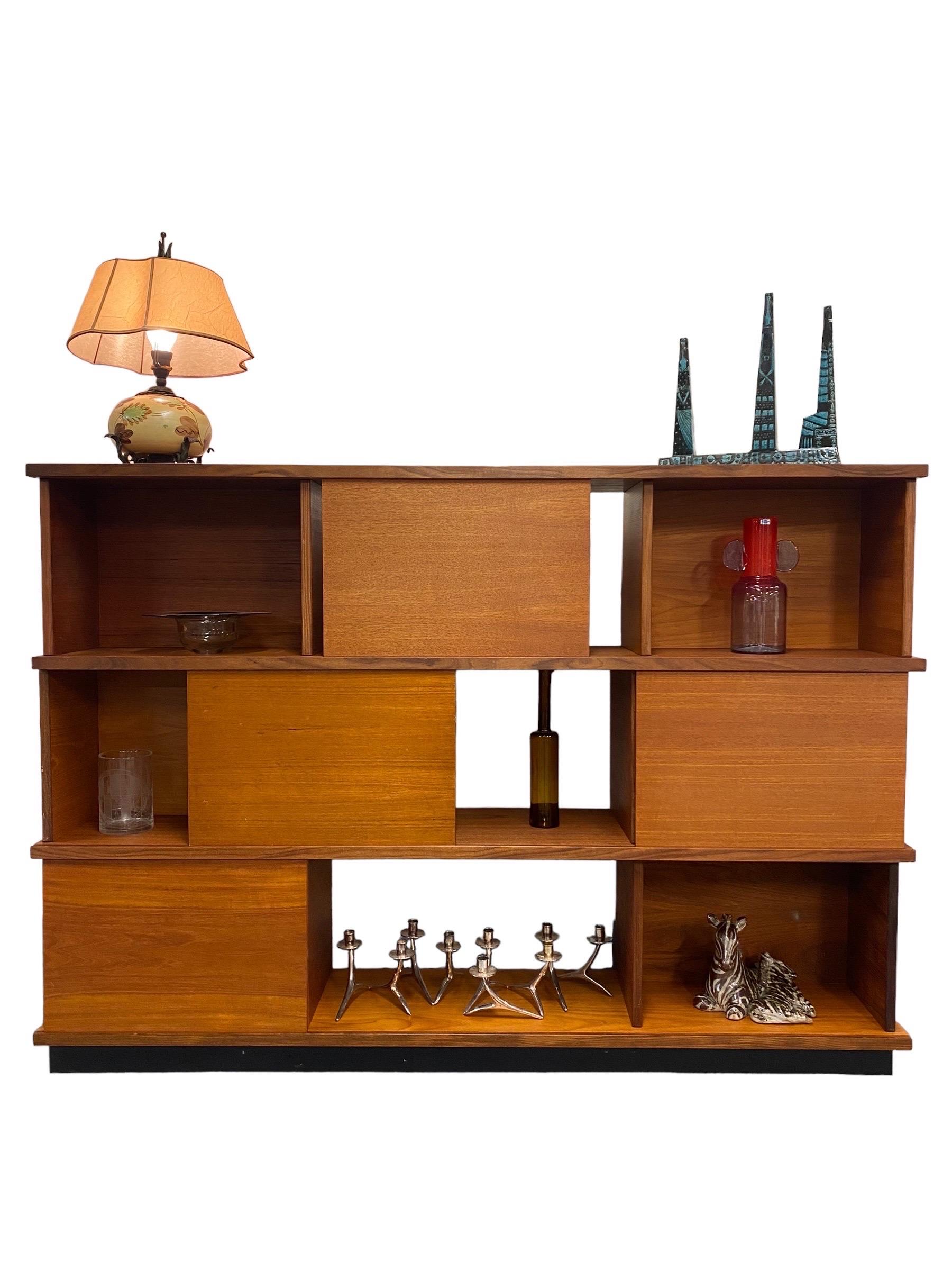 Beautiful Ilmari Tapiovaara, Modular Teak 'Pala' Bookshelf, Asko, 1950s For Sale 4