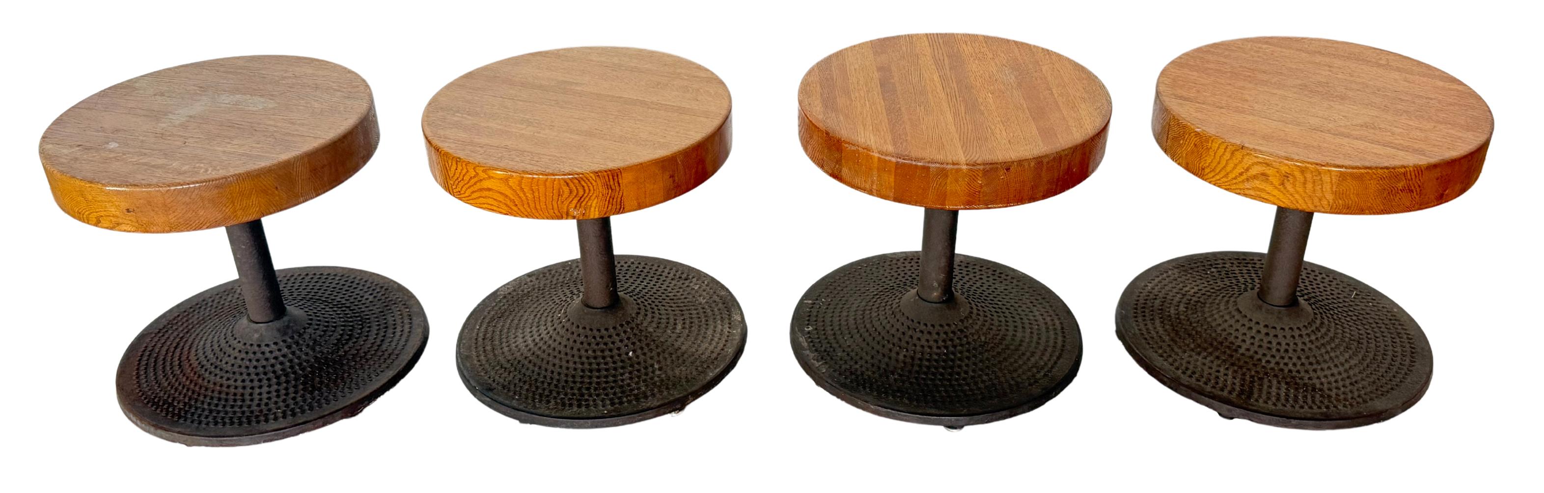 Sgabelli Ilmari Tapiovaara in ghisa e Oak in vendita 1