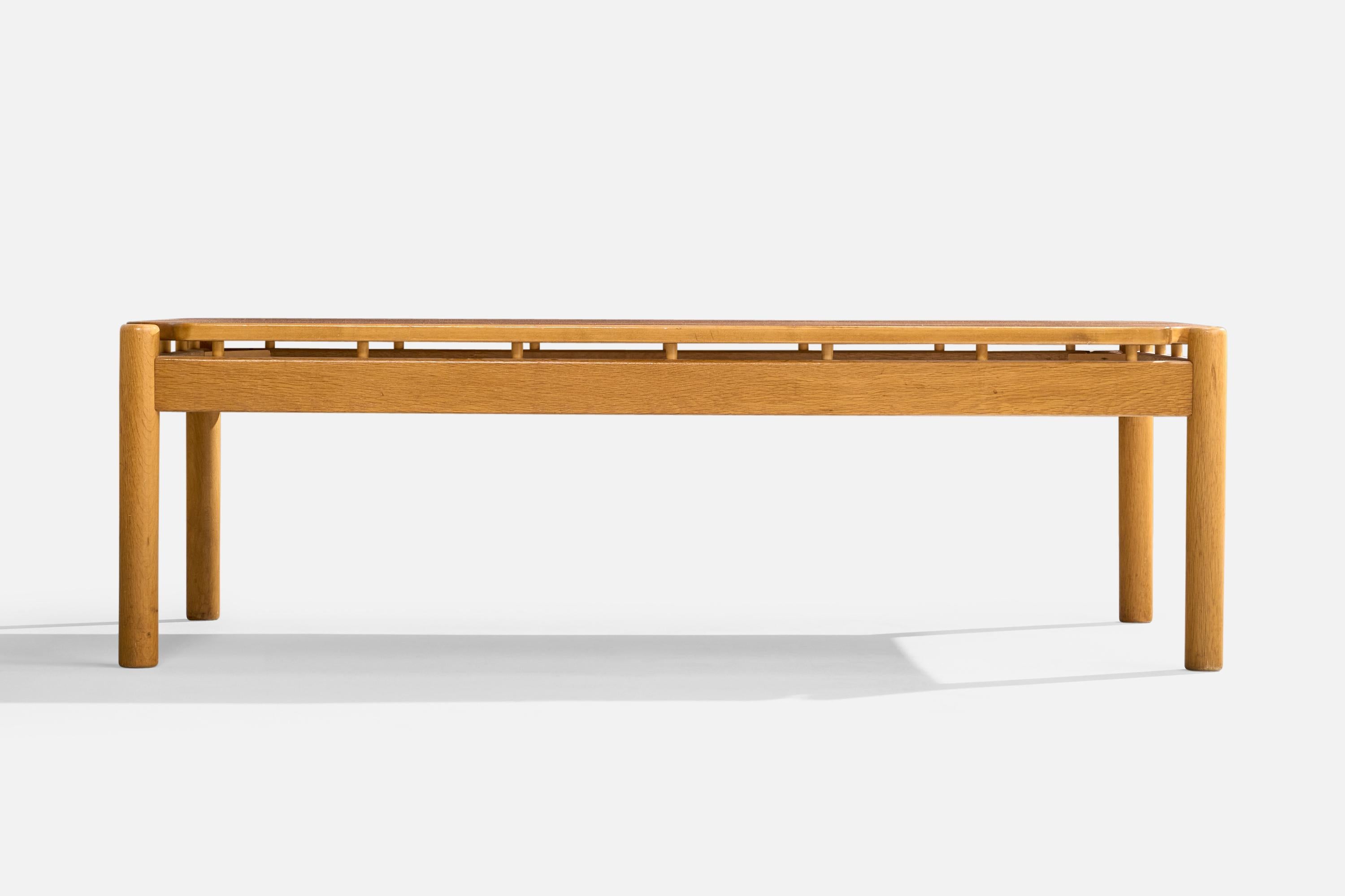 Ilmari Tapiovaara, Couchtisch, Eiche, Teakholz, Schweden, 1959 (Schwedisch)