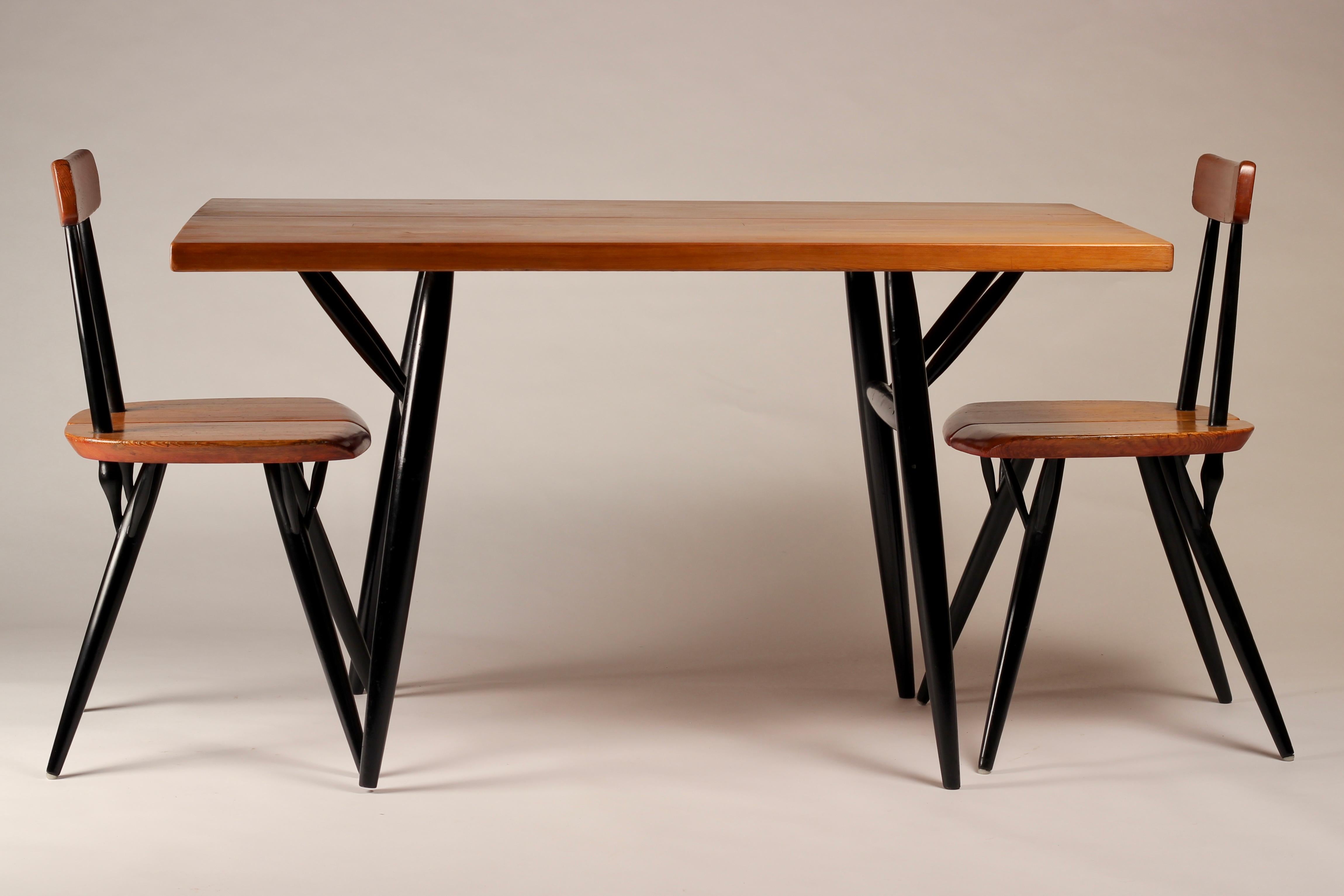 Ilmari Tapiovaara Designed Dining Room Table Made by Laukaan Puu, 1950’s In Good Condition For Sale In London, GB