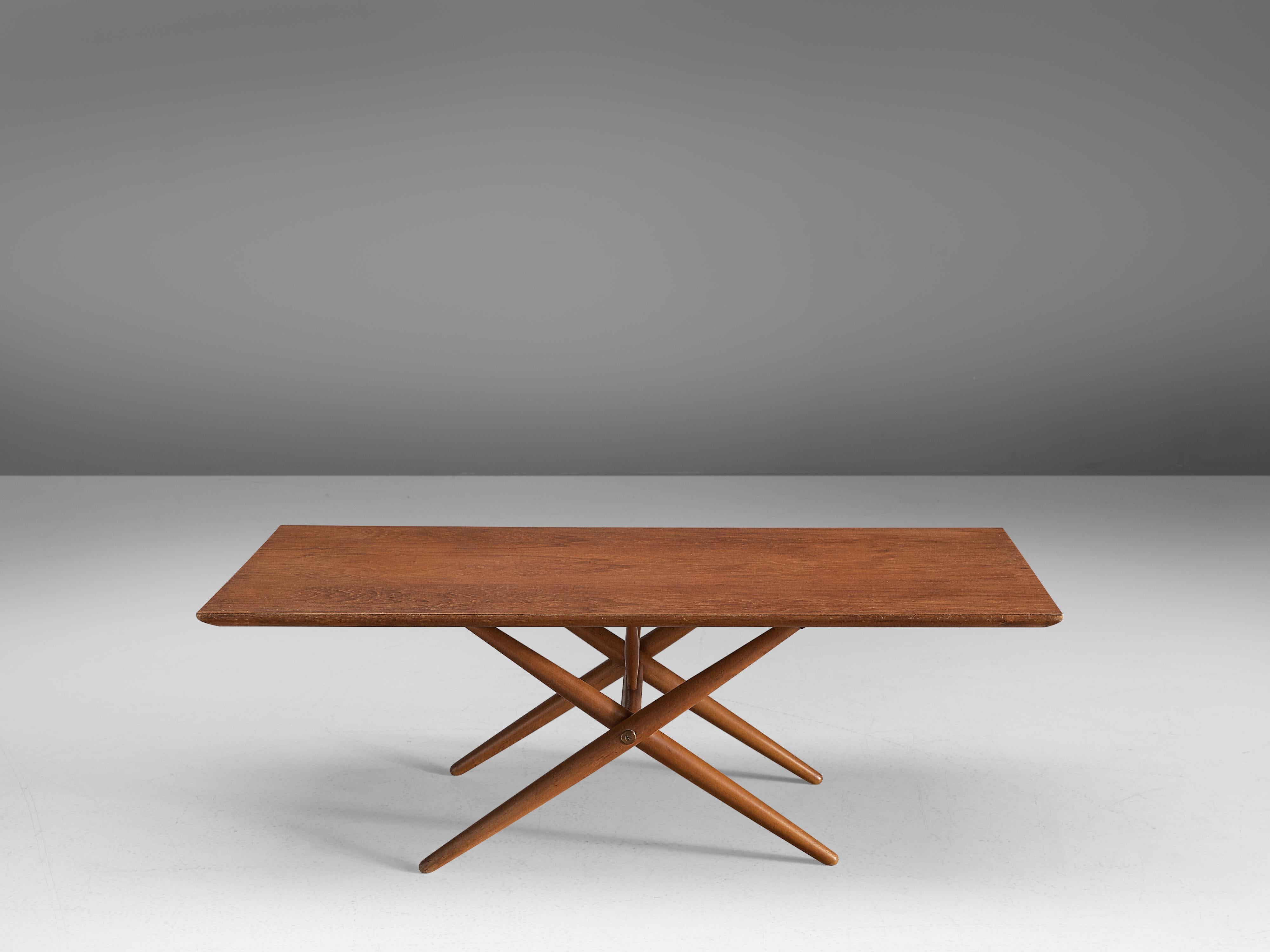Finlandais Ilmari Tapiovaara pour Asko Table basse 'Domino' en teck en vente