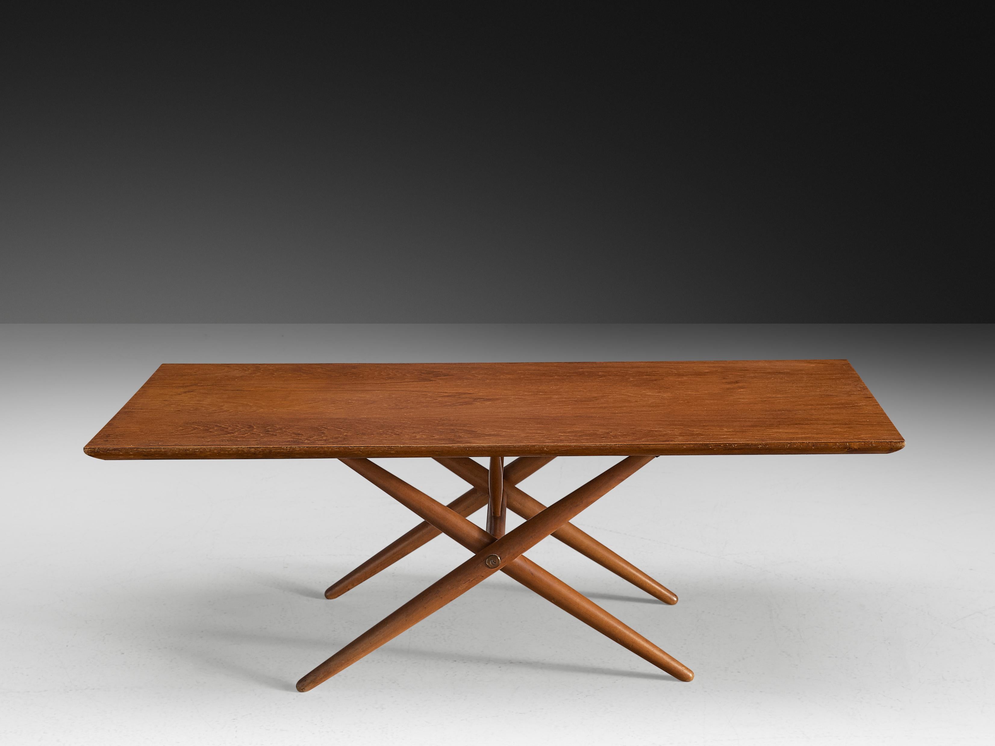 Scandinave moderne Table basse 'Domino' d'Ilmari Tapiovaara en teck en vente