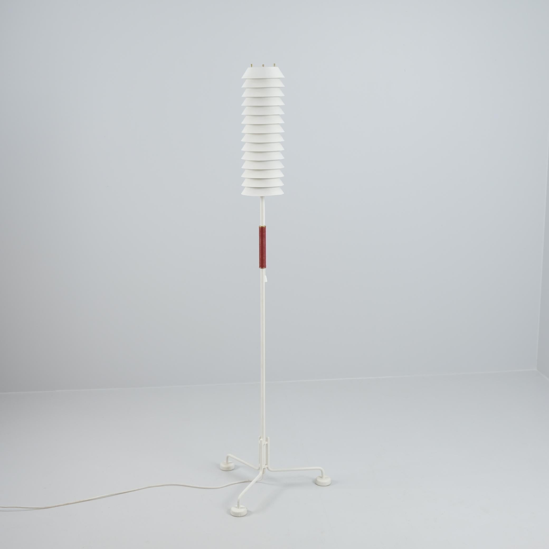 Una bellissima versione della lampada da terra 