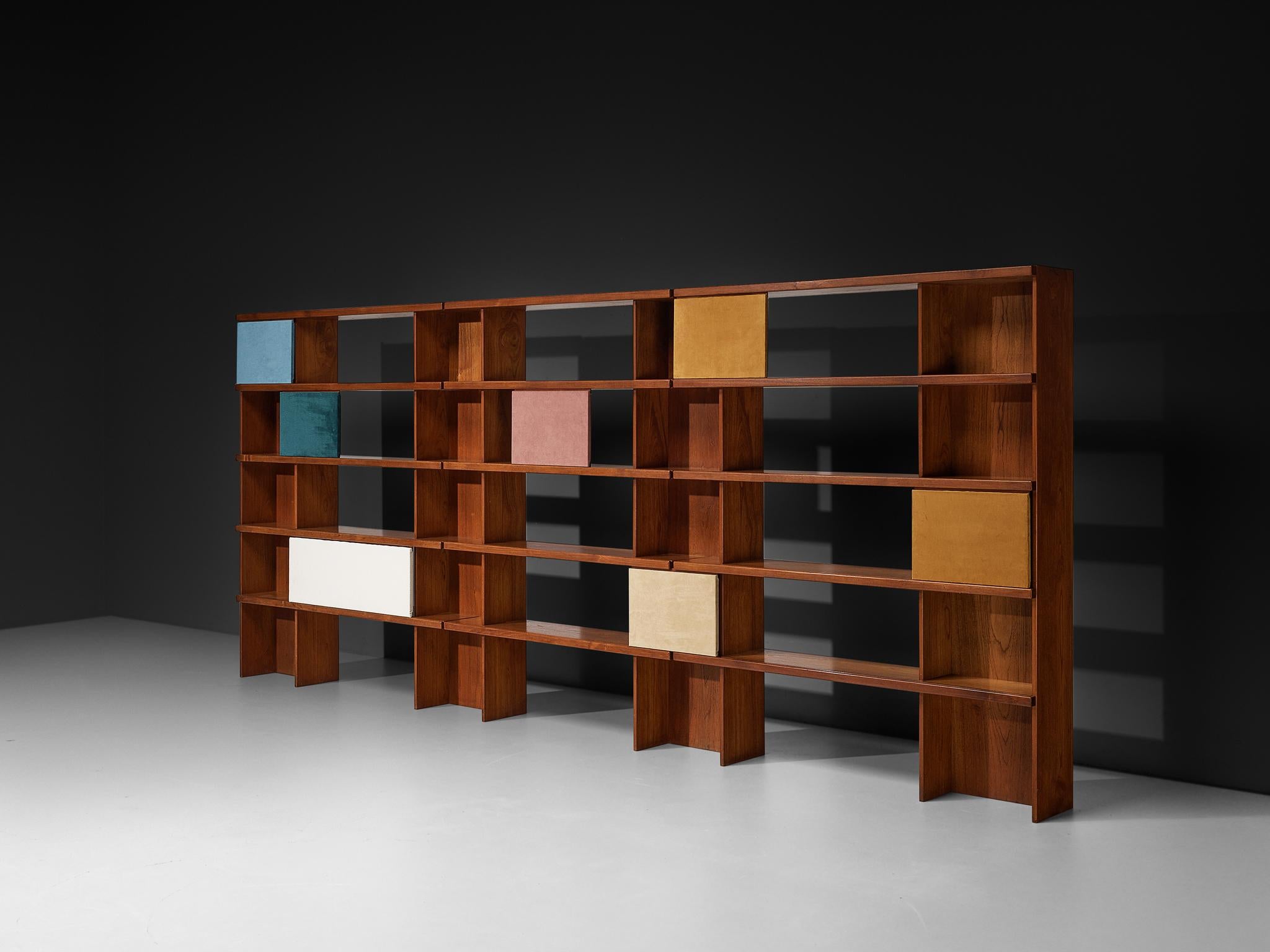 Ilmari Tapiovaara for La Permanente Mobili Cantù Bookcase In Good Condition For Sale In Waalwijk, NL
