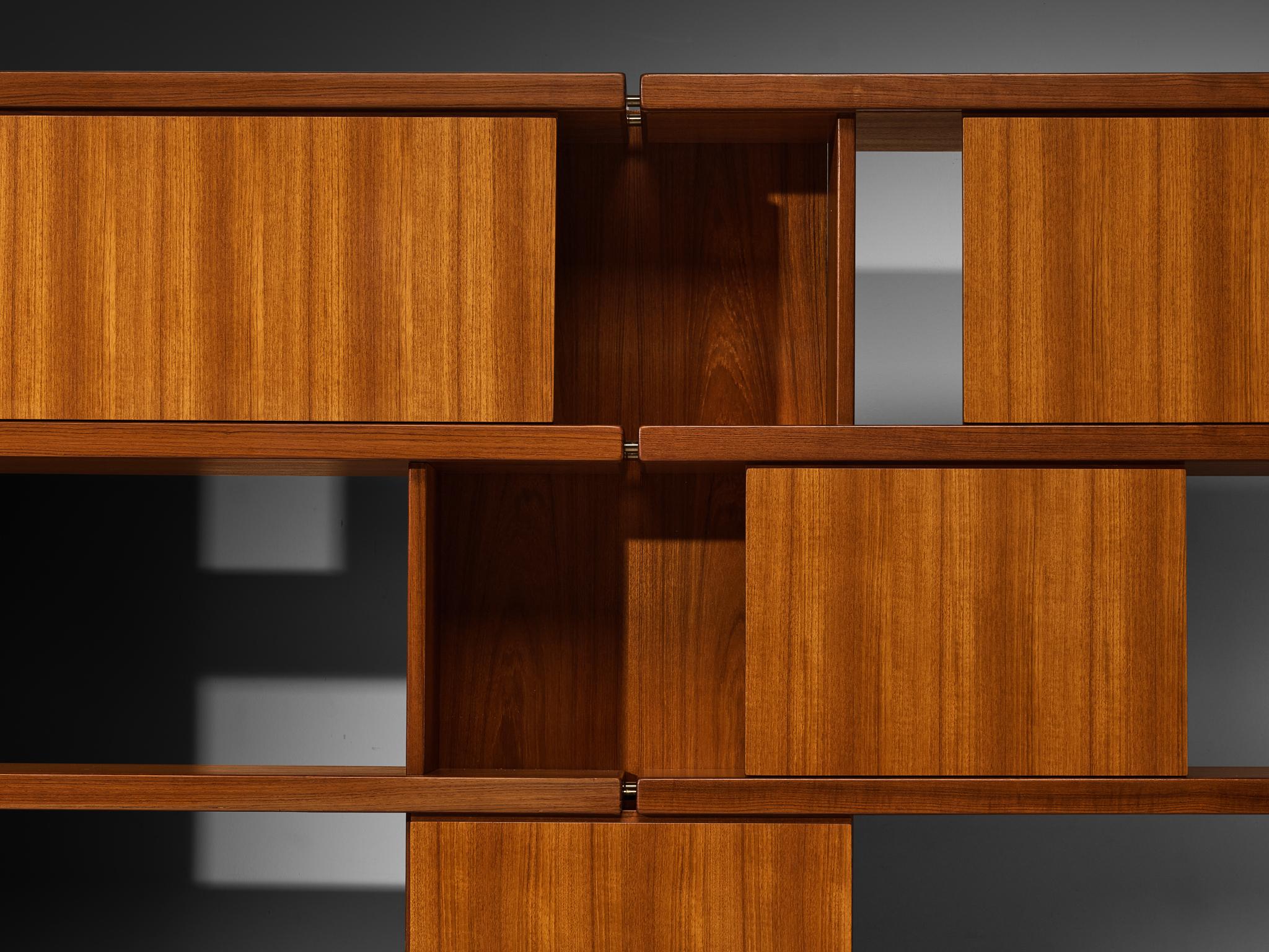 Ilmari Tapiovaara für La Permanente Mobili Cantù Bücherregal aus Teak und Nussbaum im Zustand „Gut“ im Angebot in Waalwijk, NL