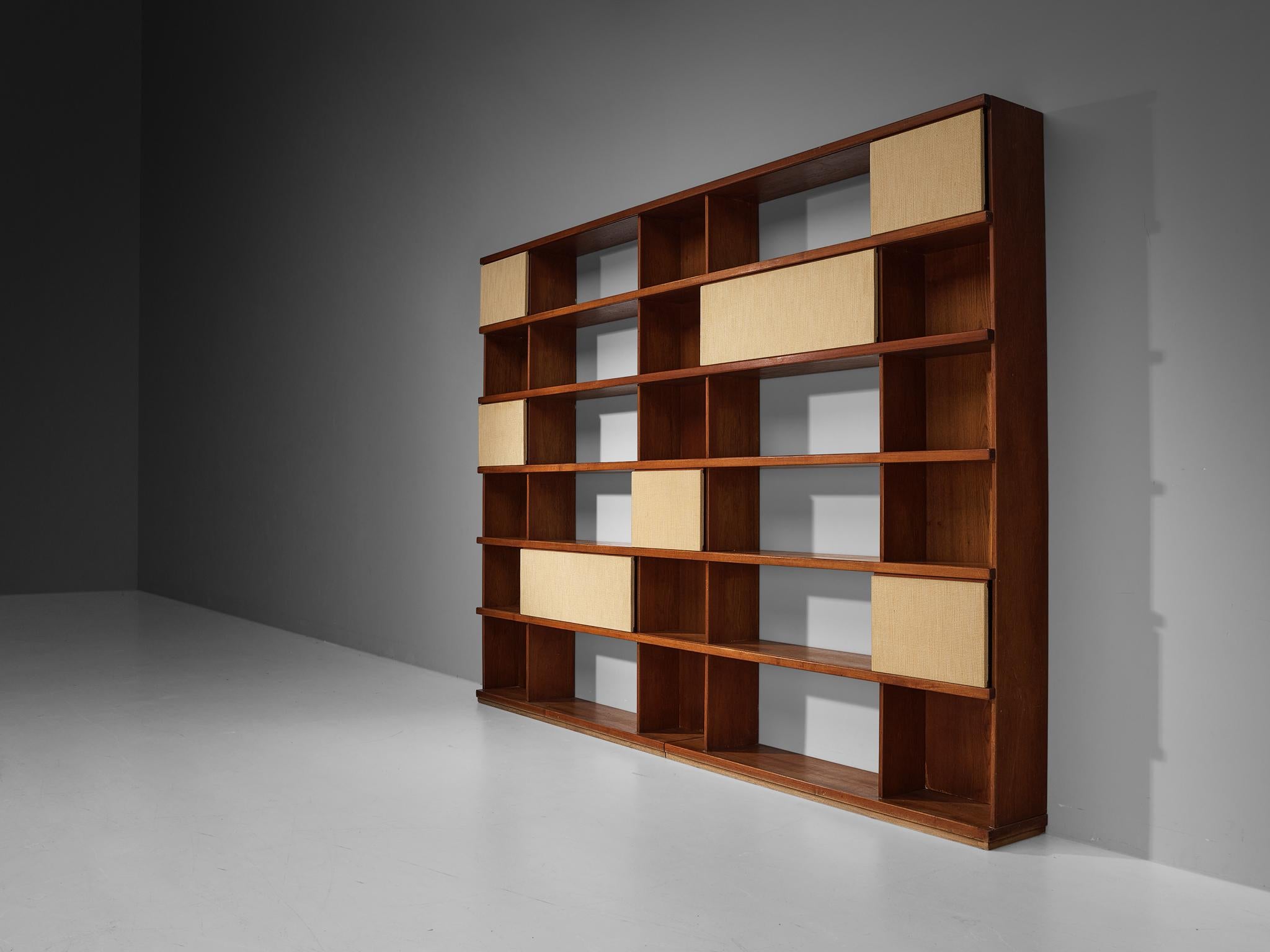 Ilmari Tapiovaara for La Permanente Mobili Cantù Bookcase in Teak  For Sale 4