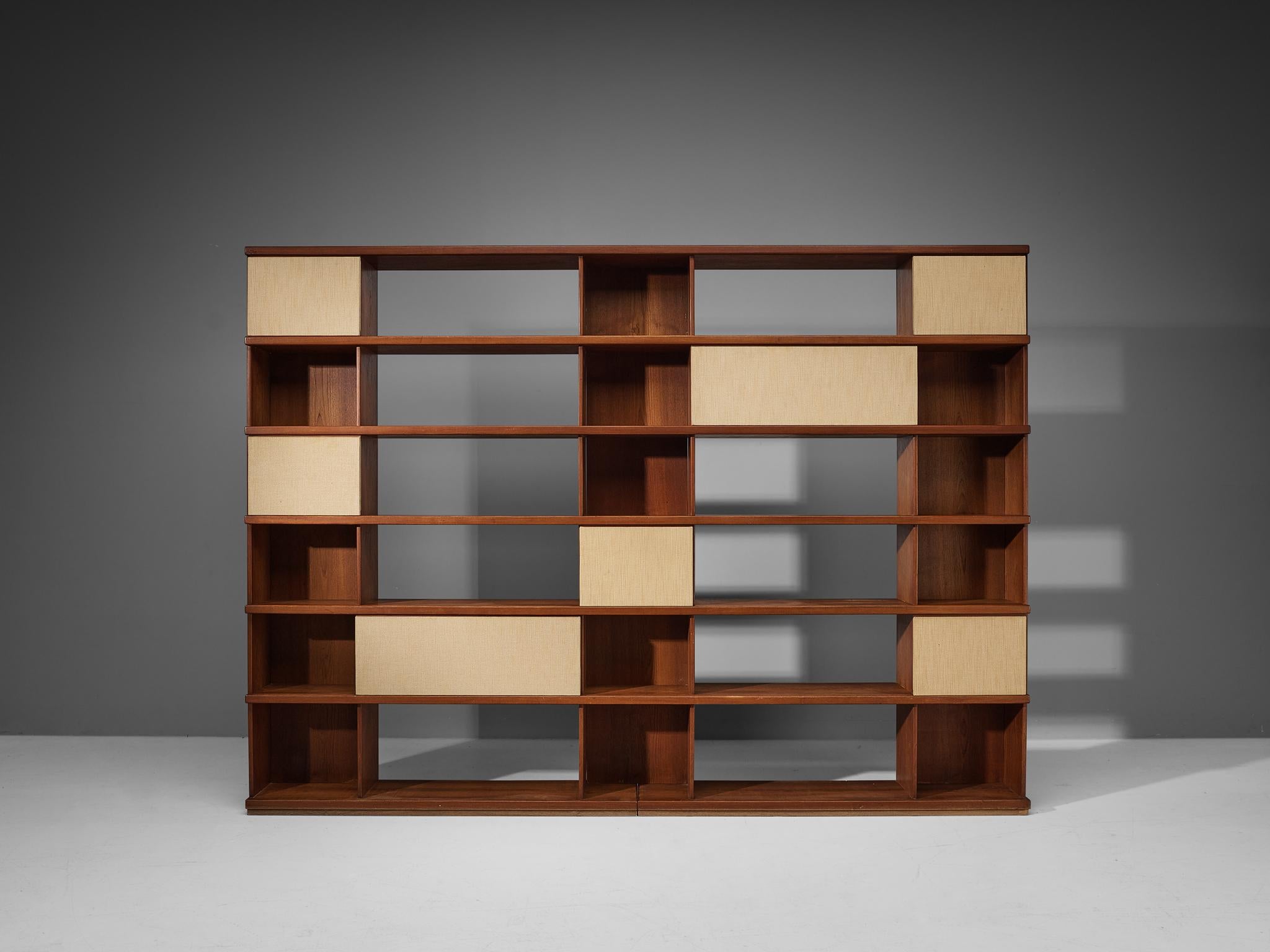 Mid-20th Century Ilmari Tapiovaara for La Permanente Mobili Cantù Bookcase in Teak