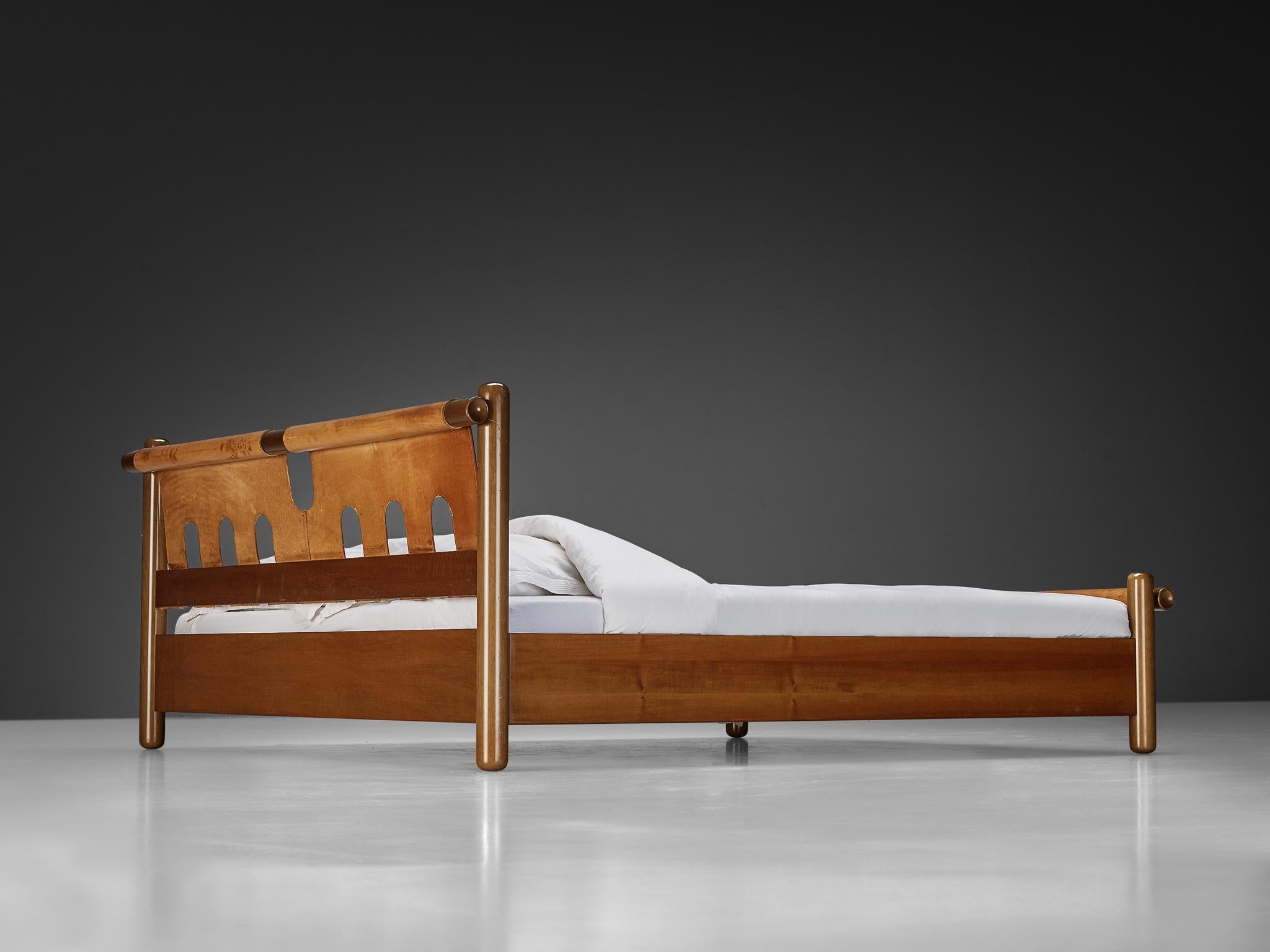 Ilmari Tapiovaara for La Permanente Mobili Cantù Double Bed Walnut Leather For Sale 4