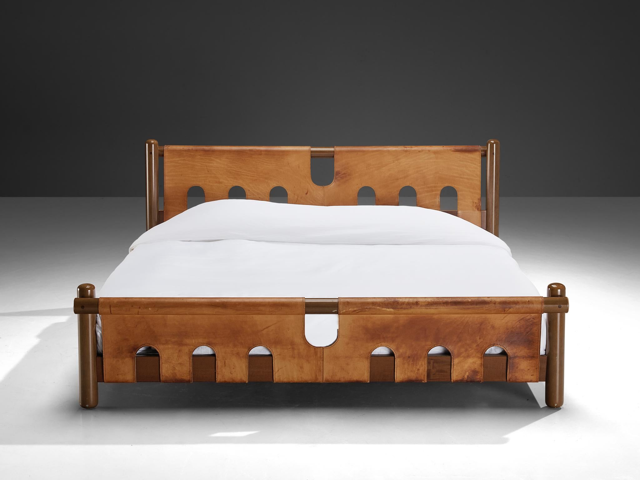 Mid-20th Century Ilmari Tapiovaara for La Permanente Mobili Cantù Double Bed Walnut Leather For Sale