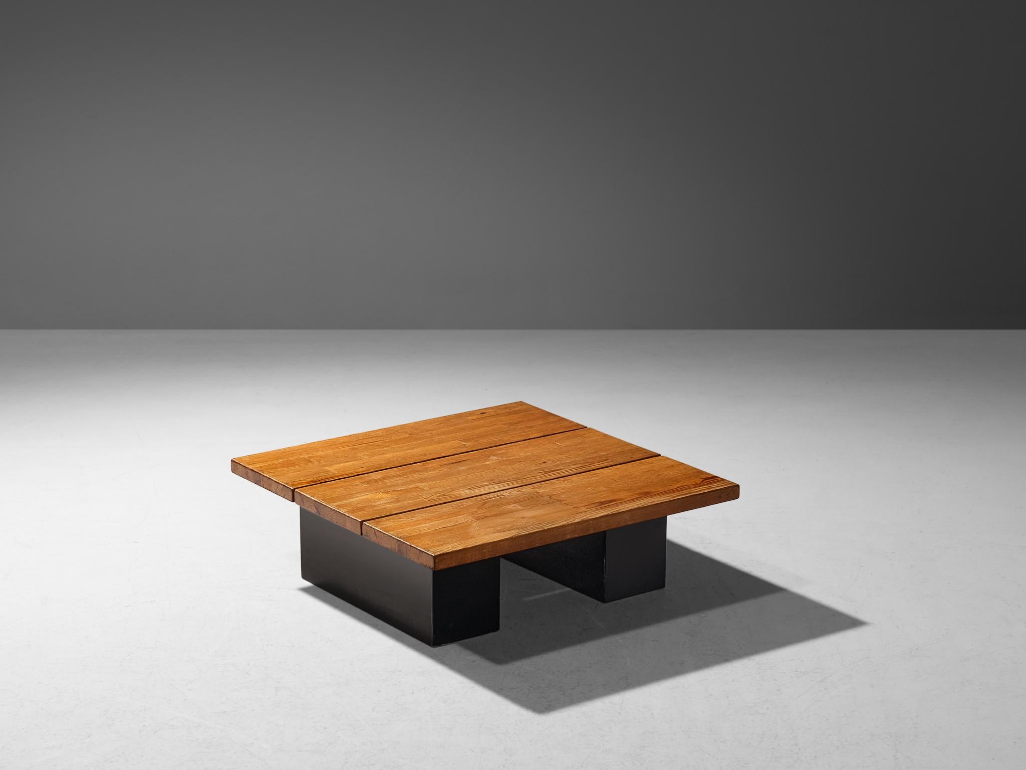 Ilmari Tapiovaara for Laukaan Puu, side table, model 'Pirkka', pine, lacquered wood, Finland, 1950

This pine coffee table is modest and simple in its design and a true ambassador of the Nordic style. This means that it is well-constructed as can