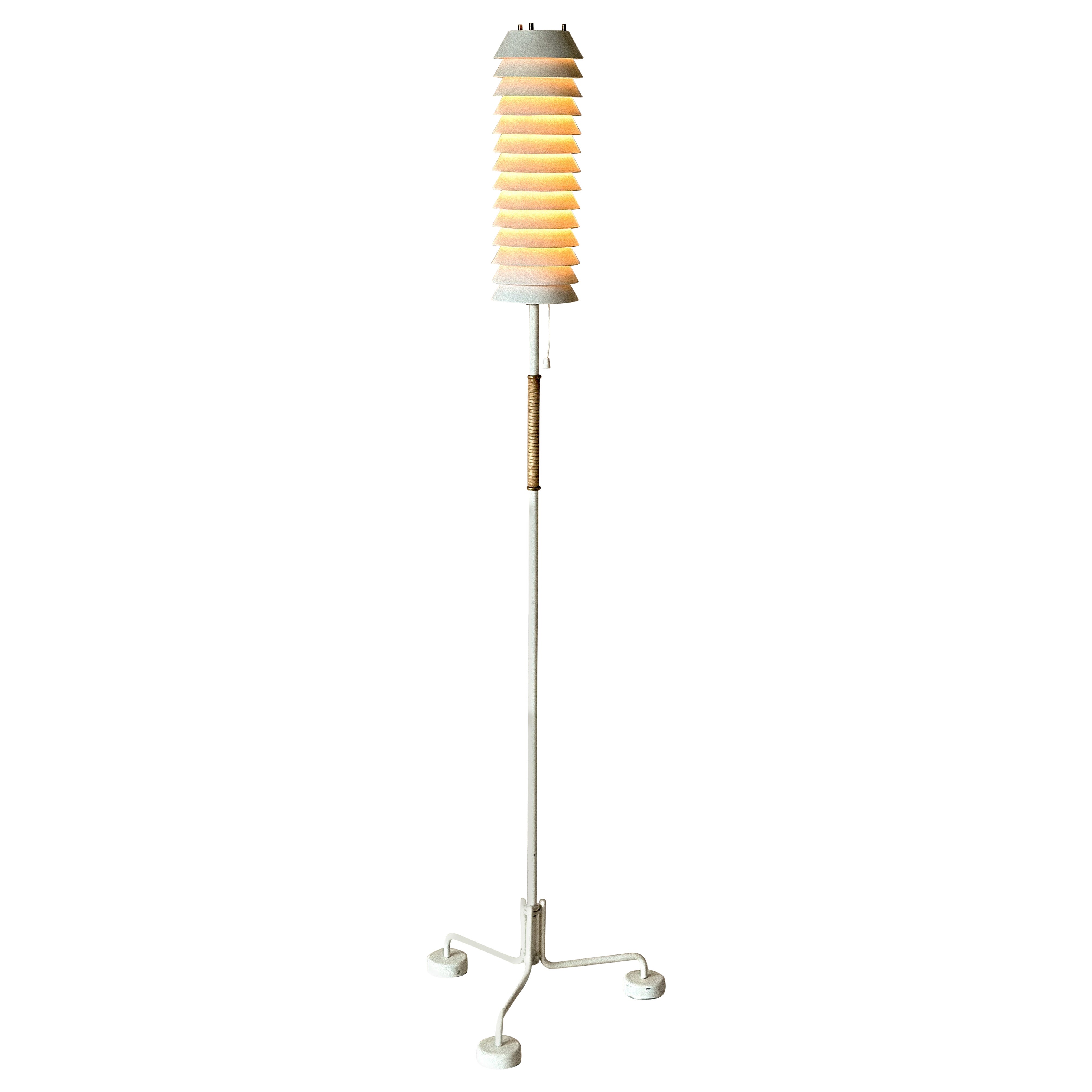 Ilmari Tapiovaara, lampadaire " Maija the Bee ", Hienoteräs, Finlande C.C. 1950