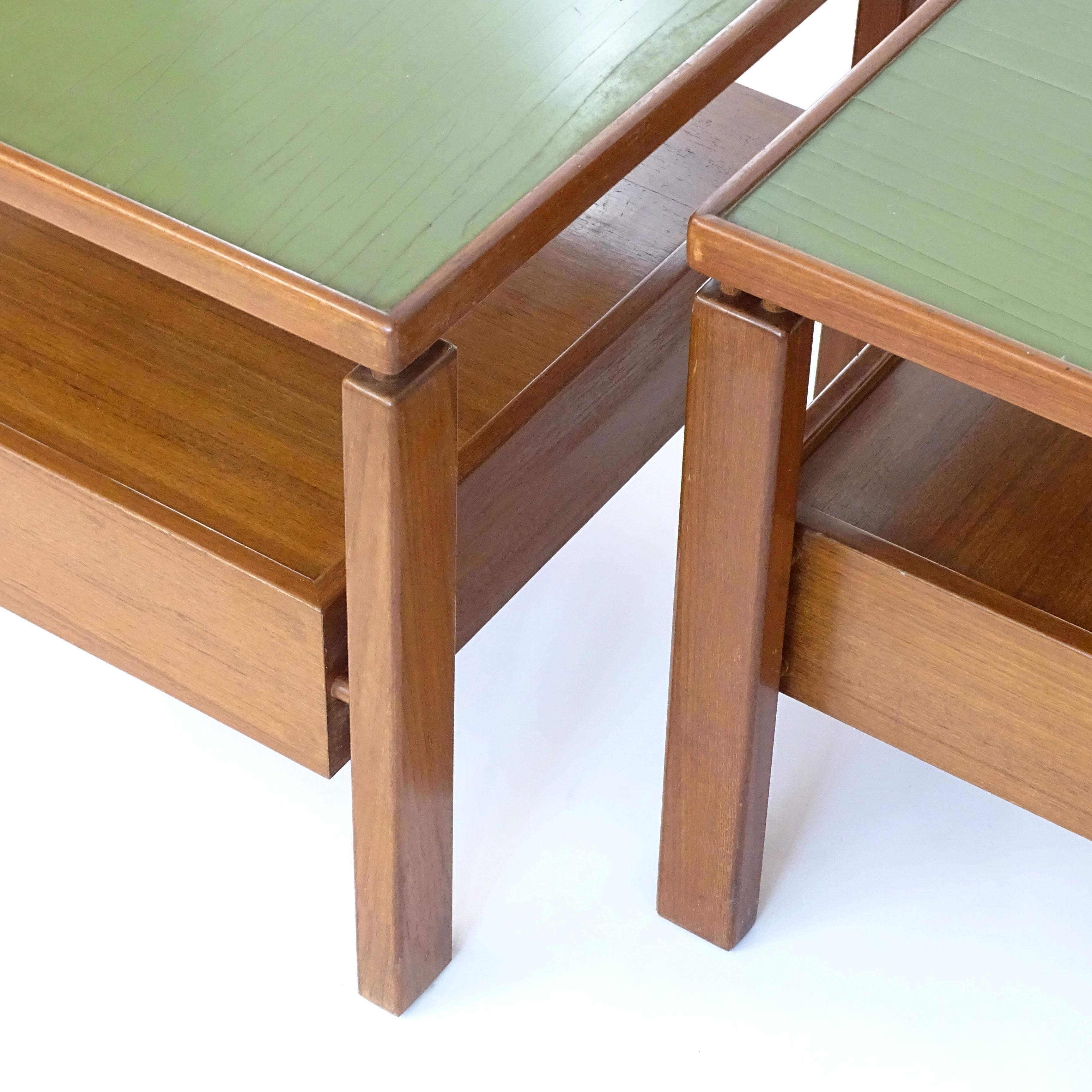 Ilmari Tapiovaara Pair of Bedside Tables in Wood and Green Lacquer, Italy 1960s 4