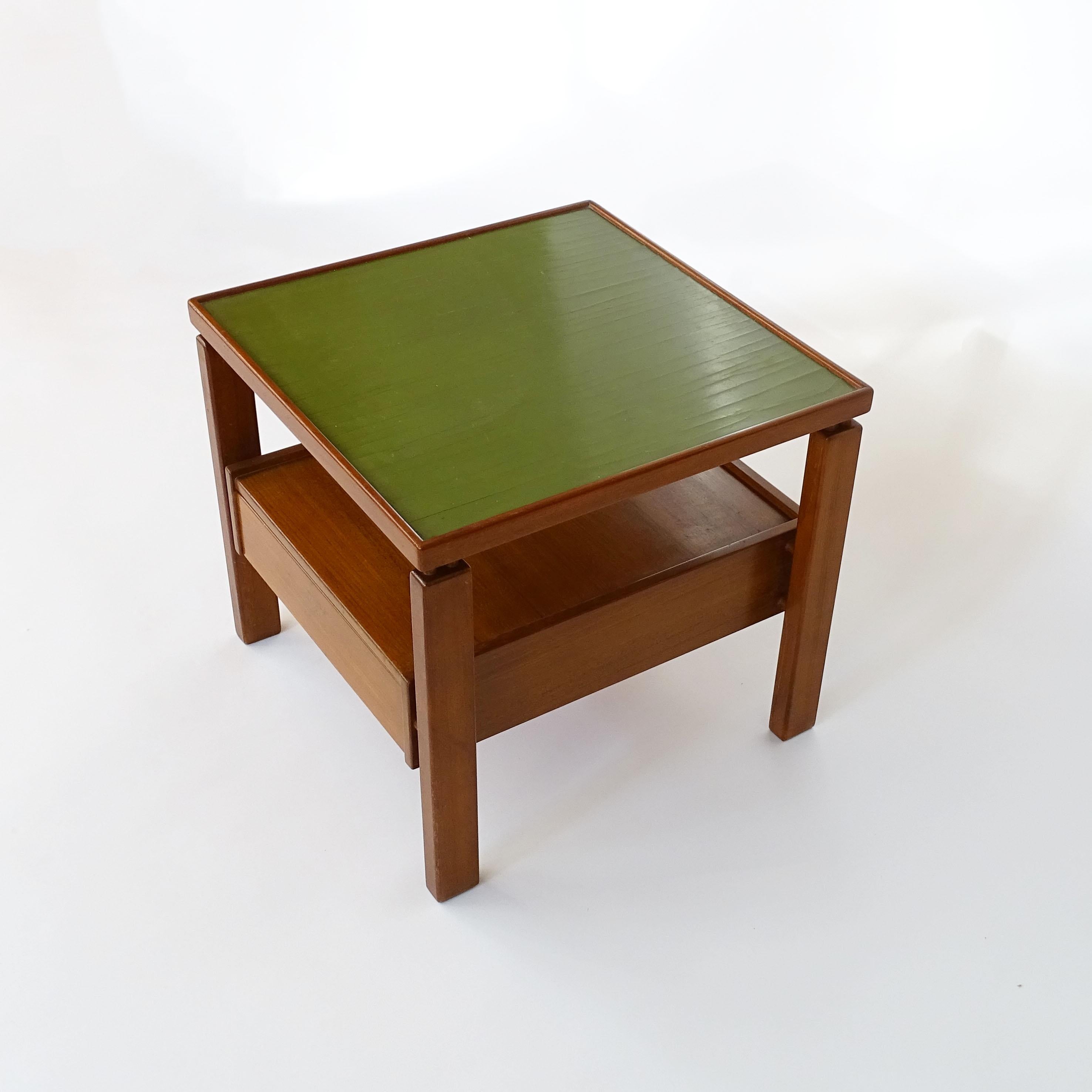 Ilmari Tapiovaara Pair of Bedside Tables in Wood and Green Lacquer, Italy 1960s In Good Condition In Milan, IT