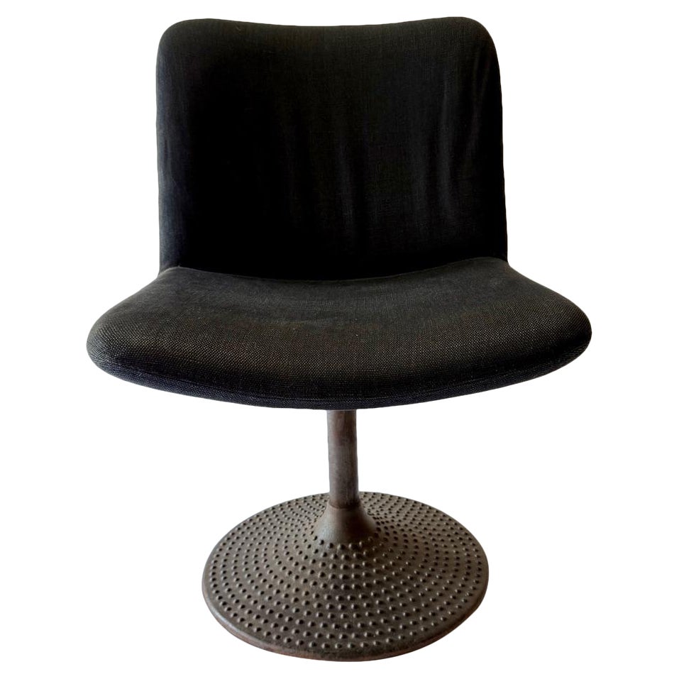 Ilmari Tapiovaara Silla de pedestal giratoria. Base de hierro fundido. en venta