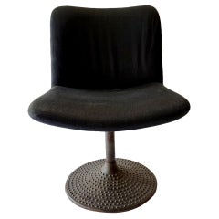 Ilmari Tapiovaara Podest/Drehstuhl. Gusseisen Sockel.