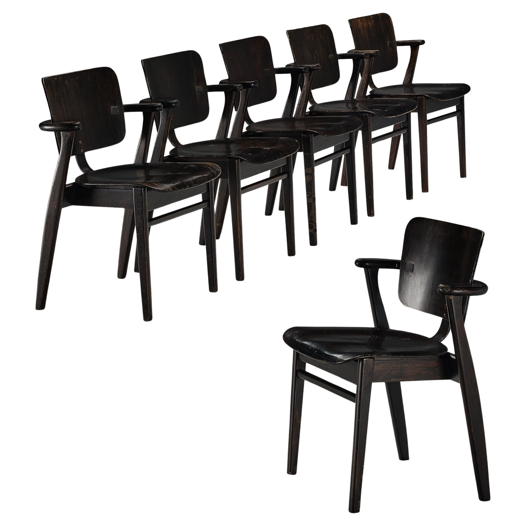 Ilmari Tapiovaara Ensemble de six chaises de salle à manger 'Domus' en teck teinté noir  en vente