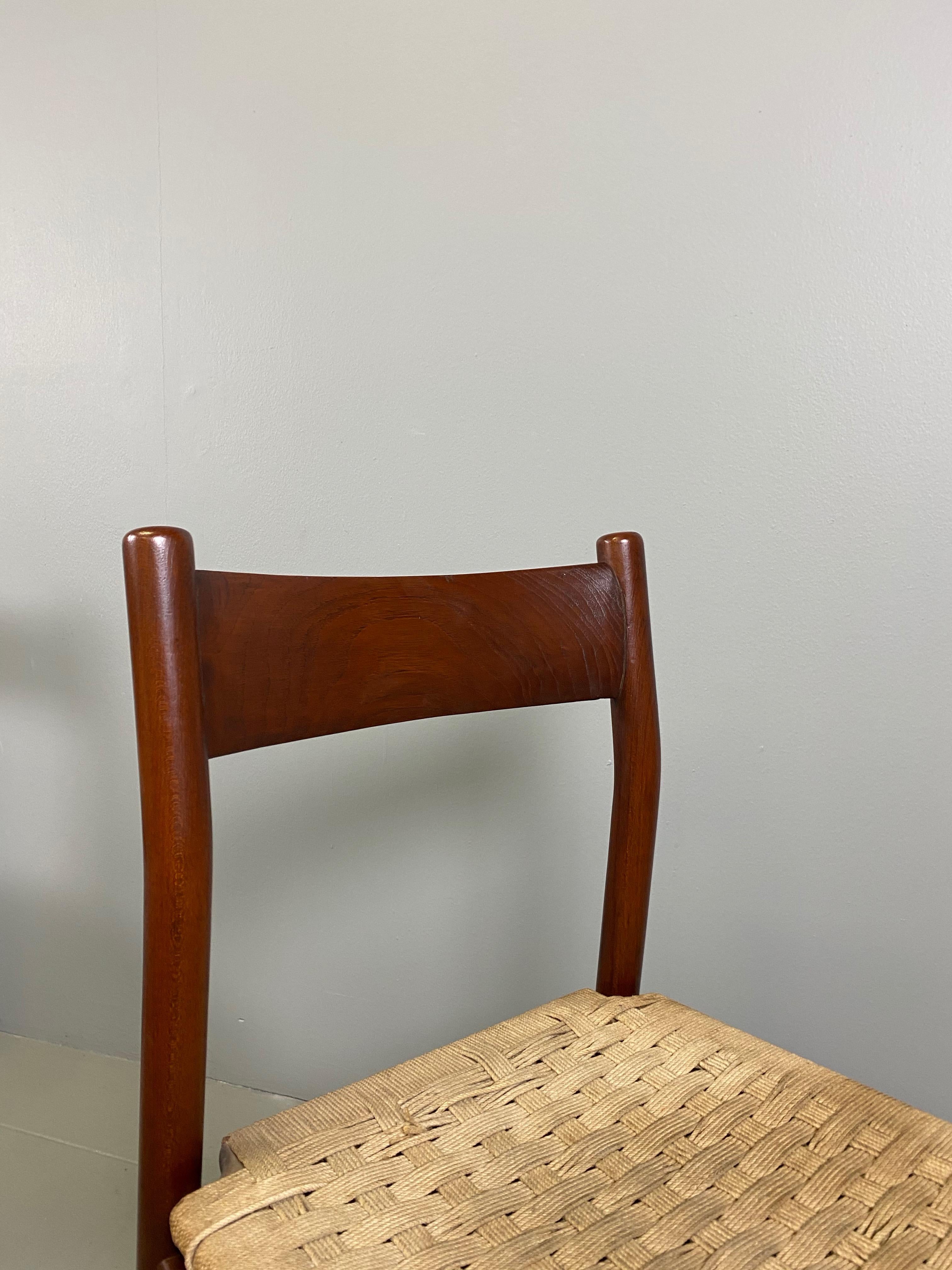 Ilmari Tapiovaara Six Chairs Solid Teak for La Permanente Cantù, 1960s For Sale 8