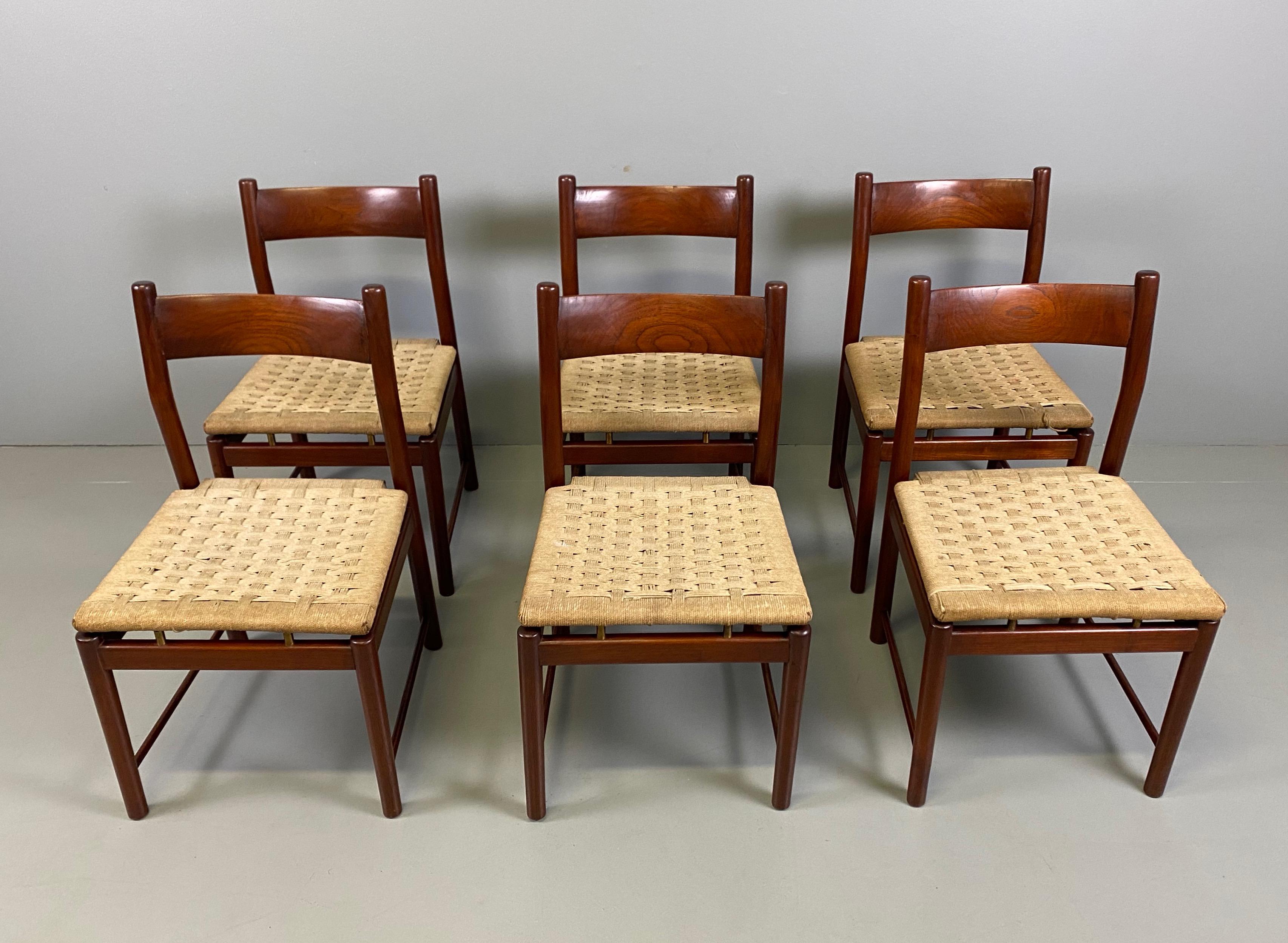 Mid-Century Modern Ilmari Tapiovaara Six Chairs Solid Teak for La Permanente Cantù, 1960s For Sale