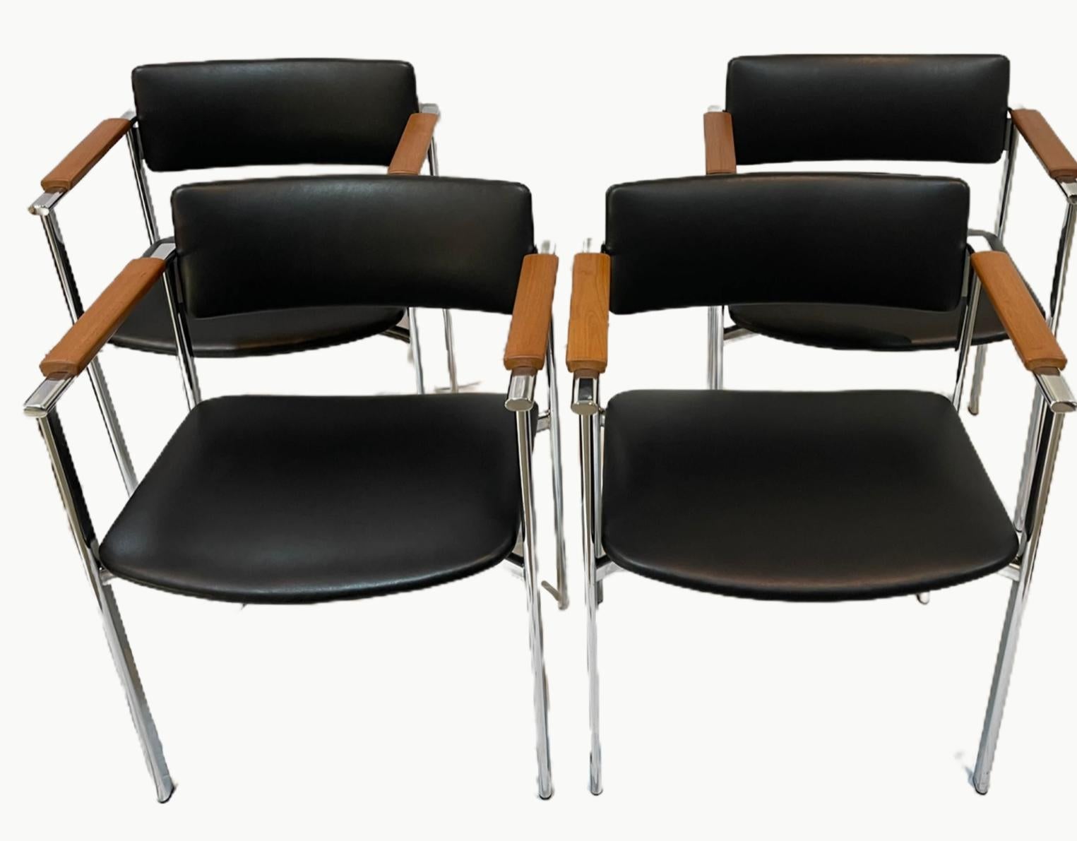 Ilmari Tapiovaara Stendig Kiki Chrome Armchairs 'Set of 4' In Good Condition For Sale In Bastrop, TX