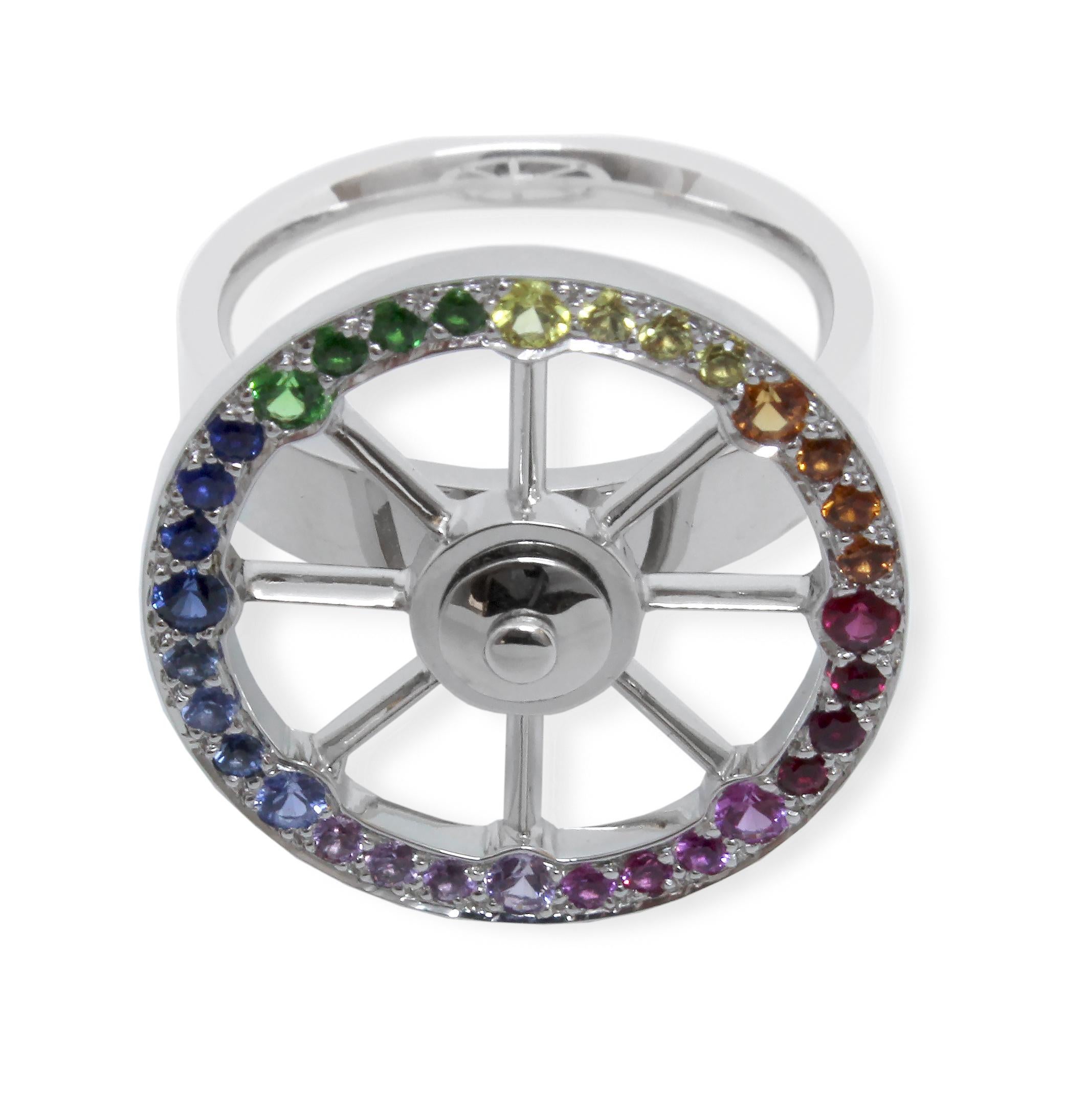 En vente :  Bague Wheel Fortune en or blanc cinétique avec saphirs multicolores arc-en-ciel 4