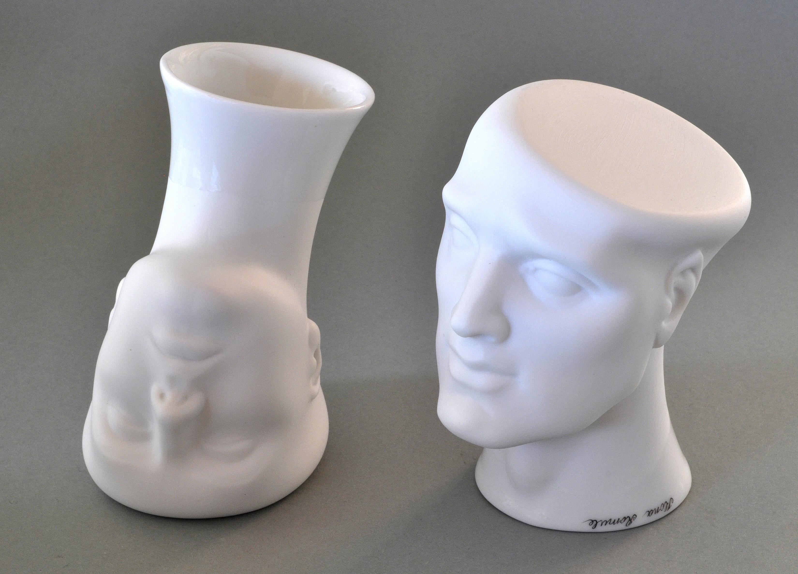 Figurative Sculpture de Ilona Romule - Pareja. Jarrones de porcelana 2 x h 9 cm