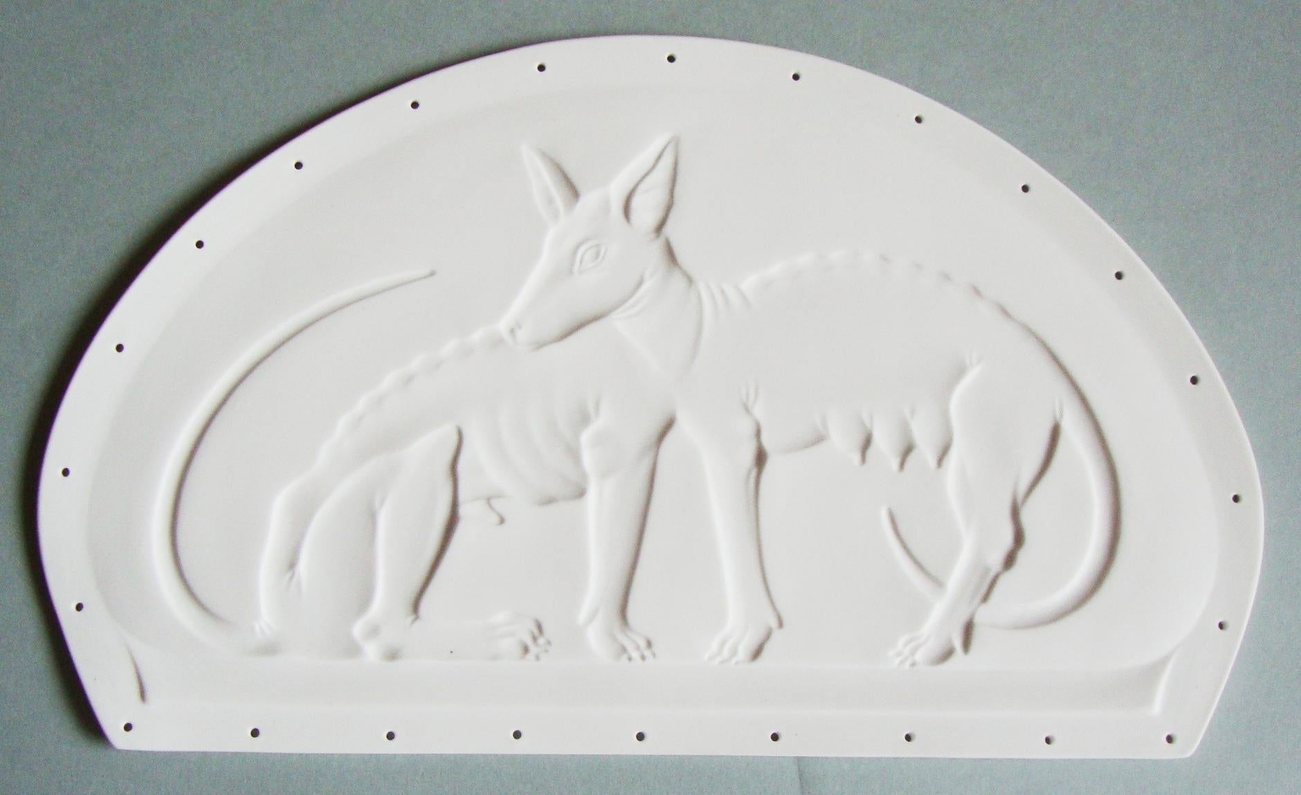 Rome wolfs - negative relief  Lithophane, bone porcelain, h 13.7 cm - Sculpture by Ilona Romule