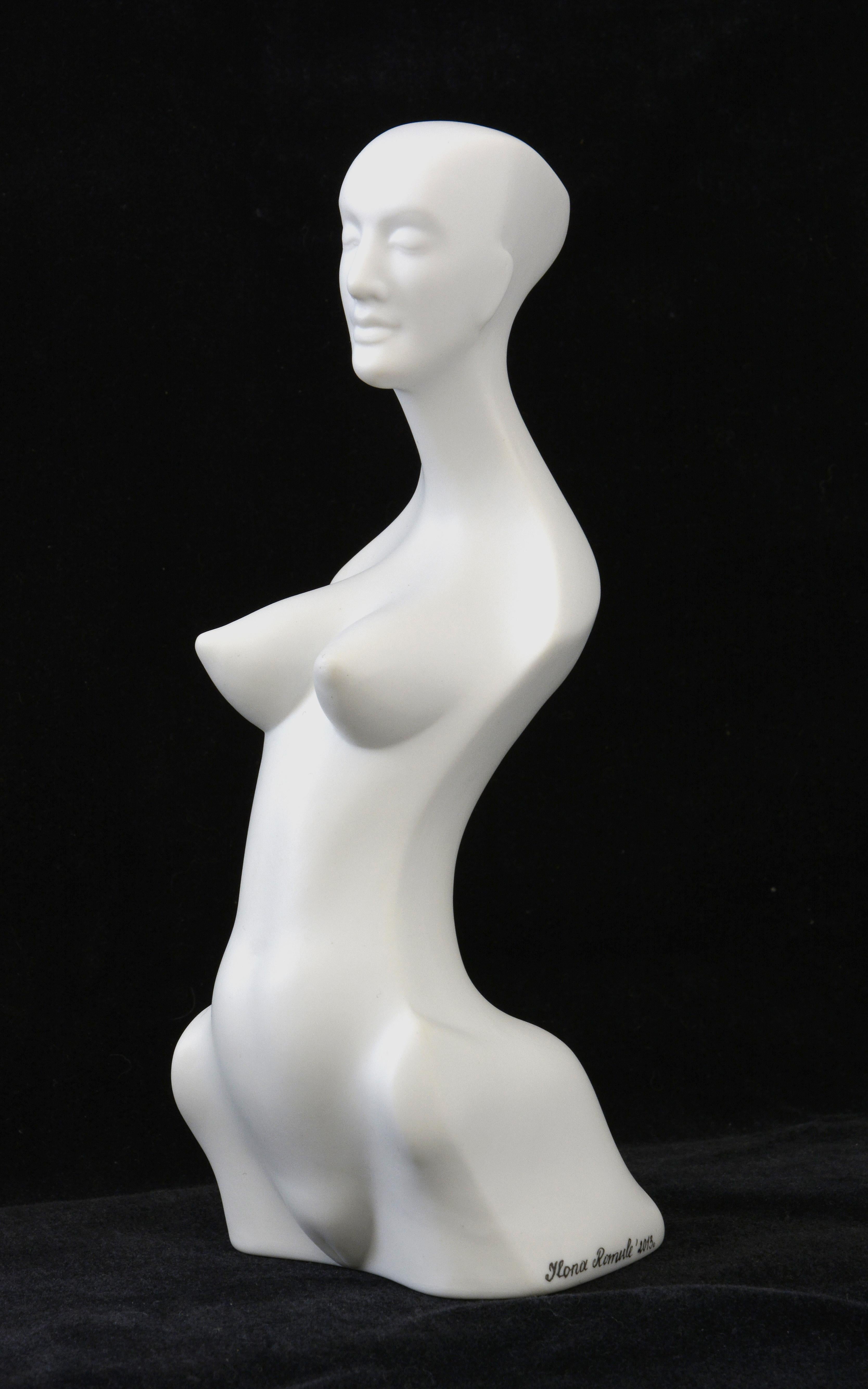 Women figure. I  2013, porcelain, h 17, 5 cm - Sculpture by Ilona Romule