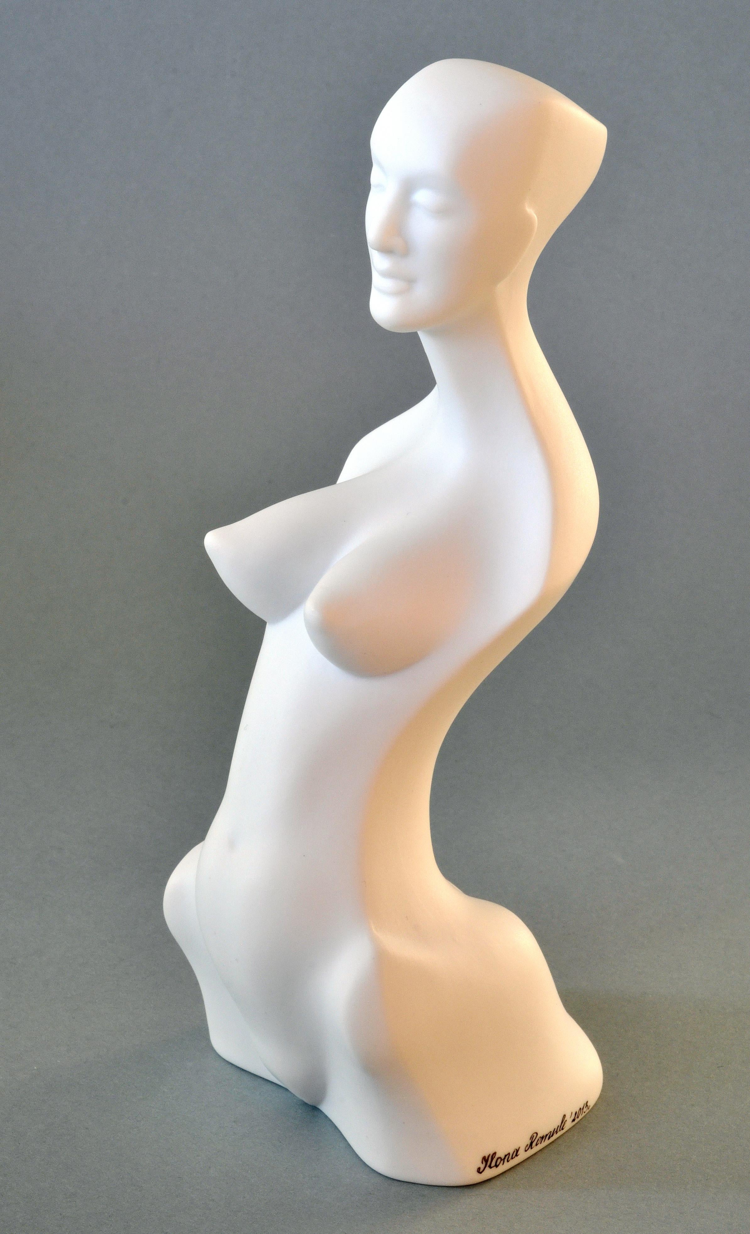 Nude Sculpture Ilona Romule - La figure de la femme. I  Porcelaine, h 17, 5 cm, 2013,