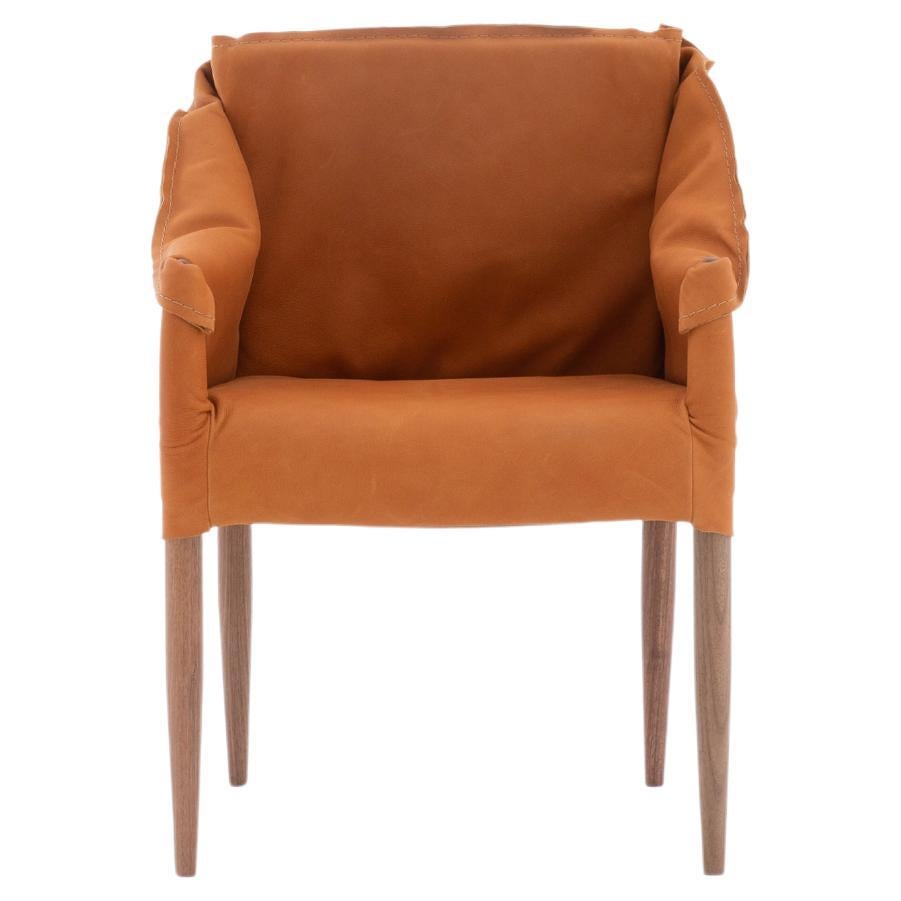 Sedia Ilse Lang Capincho - Ispirata a Hans Wegner con una pelle tessile avvolgente