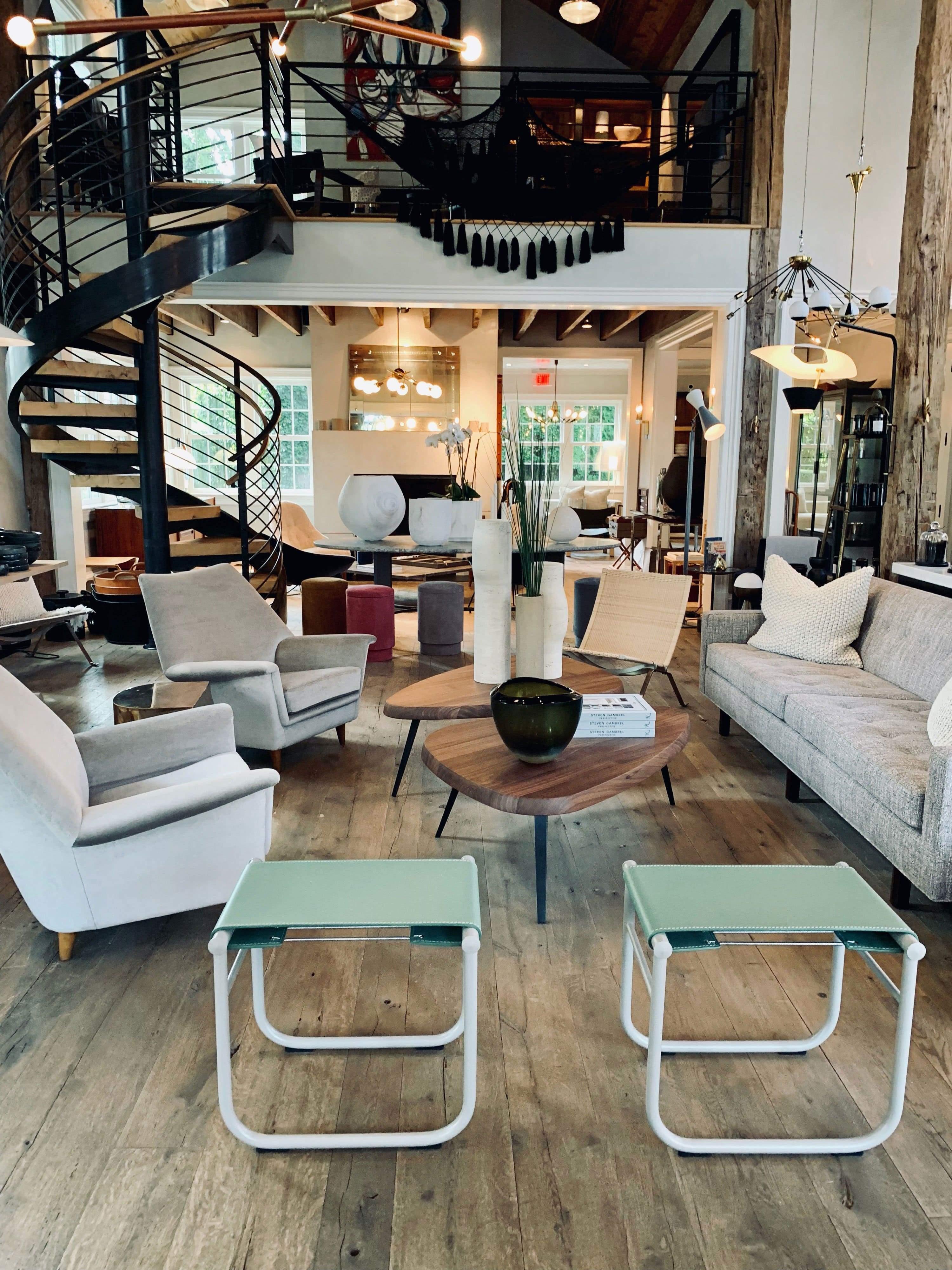 italien iMaestri Tabouret Le Corbusier 9 en émail boue Cassina en vente