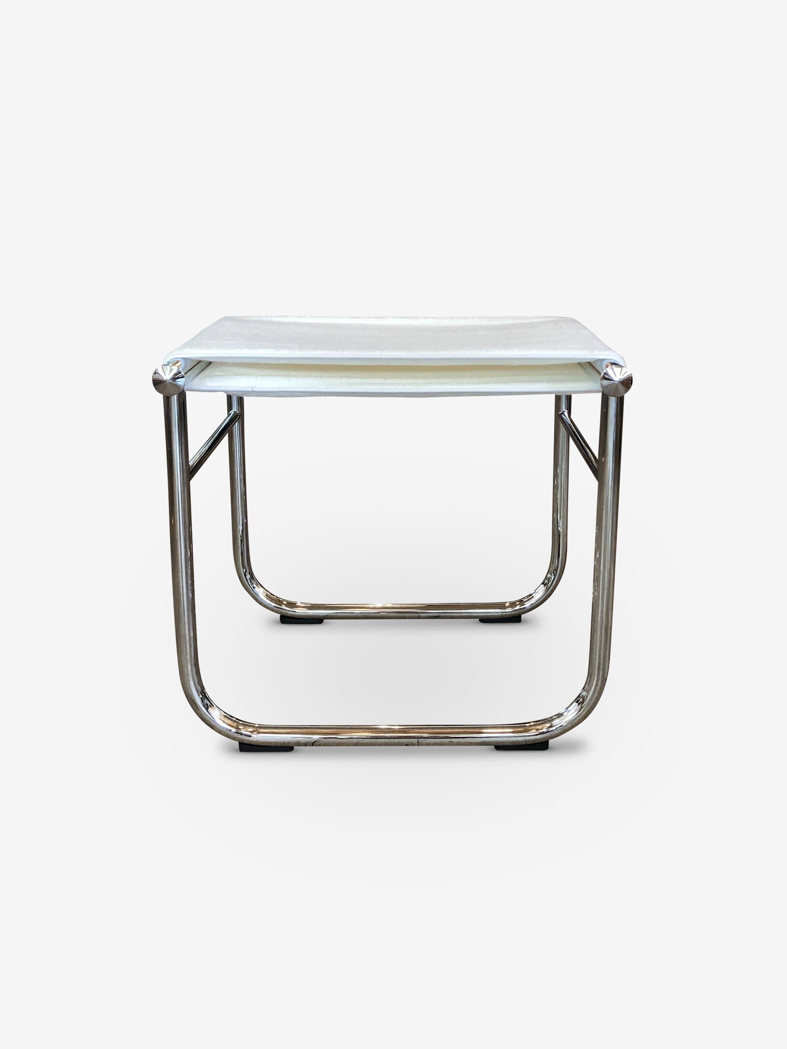 Imaestri Tabouret De Salle De Bains con Toalla Blanca by Cassina en Nuevo estado para la venta en Sag Harbor, NY
