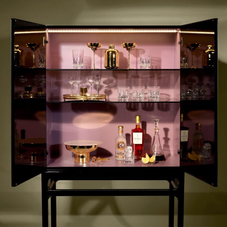 Meuble de rangement à images Frida Kahlo avec intervention artistique d'Axel Crieger En vente