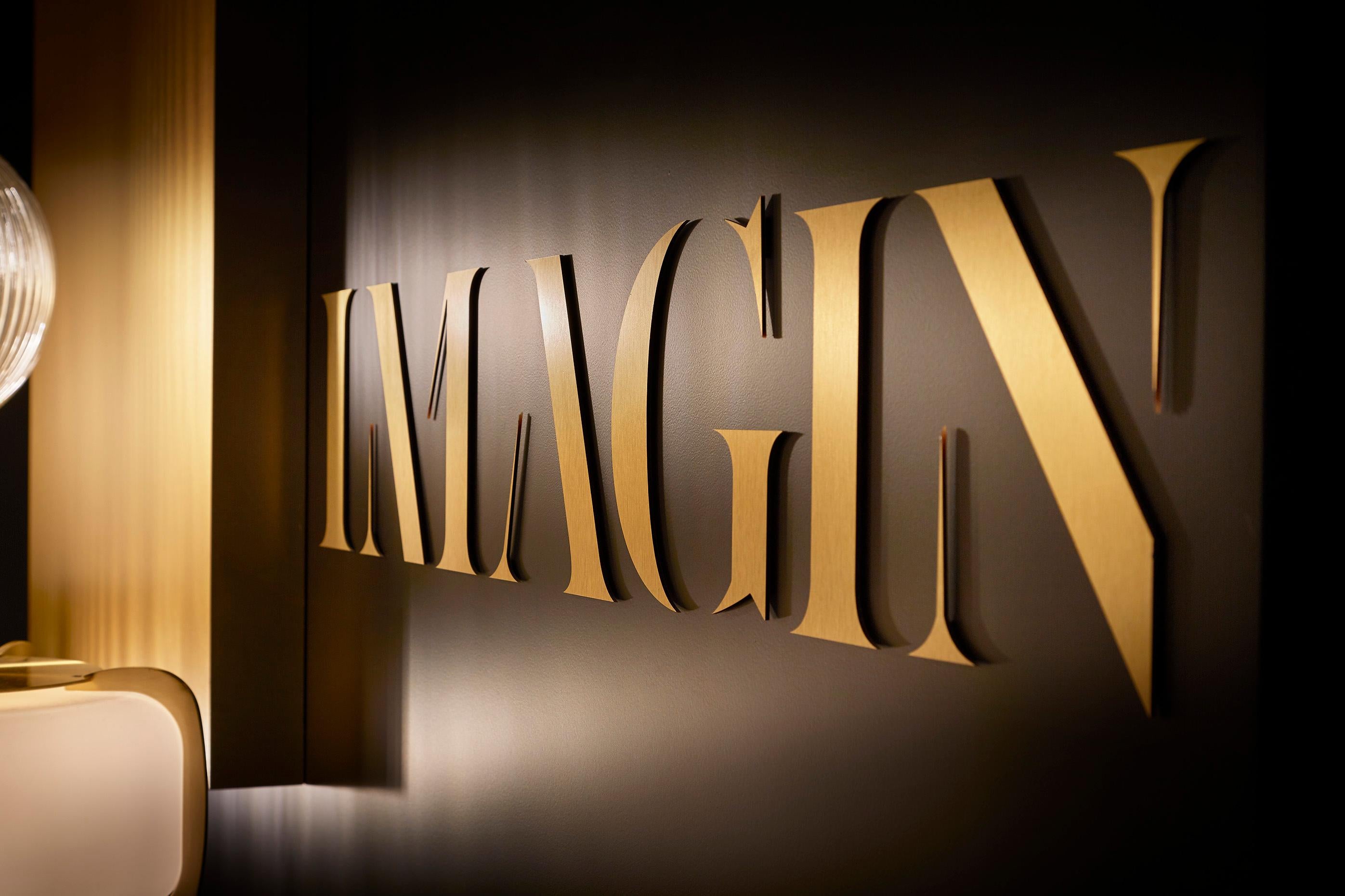 IMAGIN - Lampe de bureau en marbre noir et laiton brossé Neuf - En vente à Leighton Buzzard, GB
