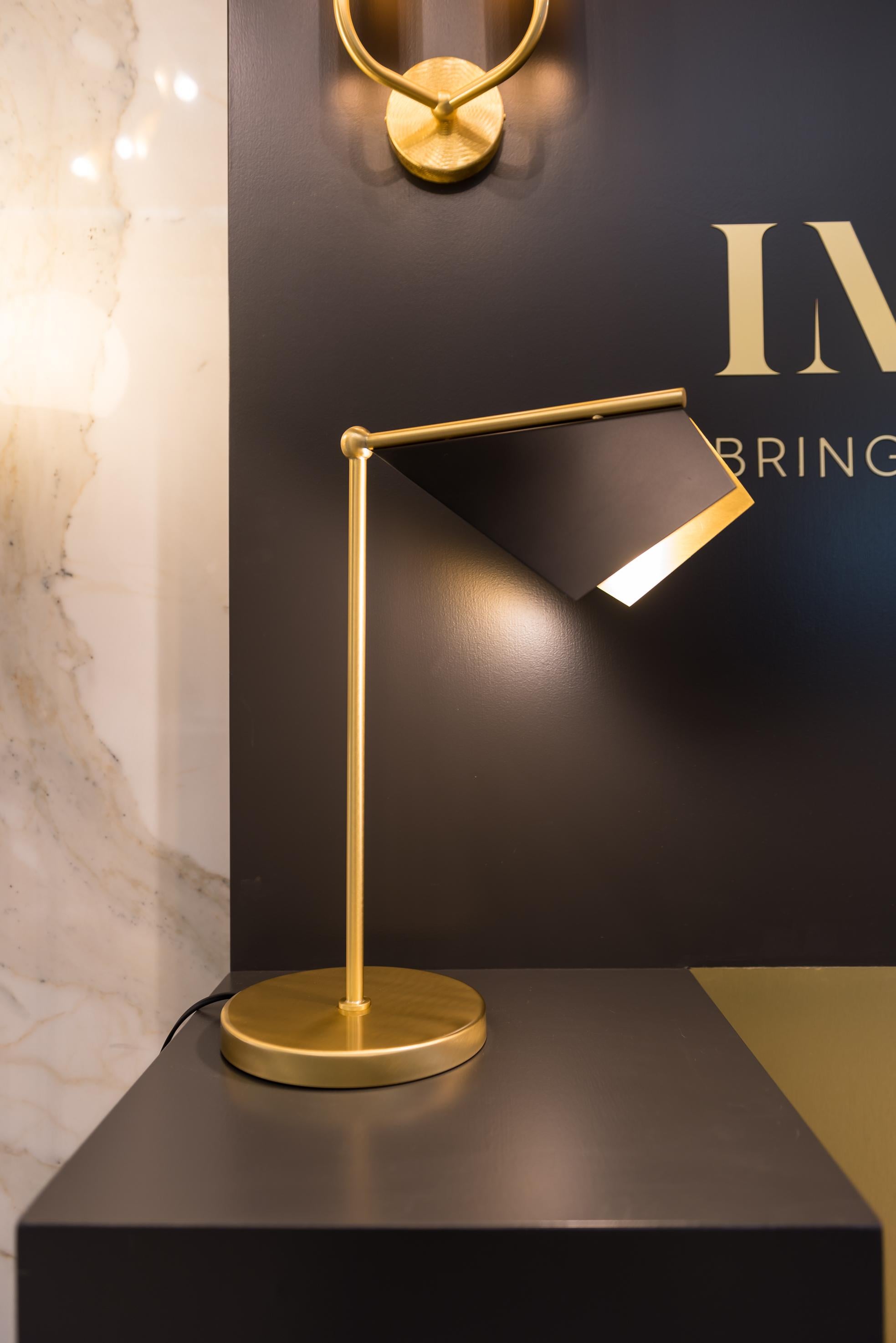IMAGIN Vespertilio Table Lamp 1 in Matt Black and Brushed Brass In New Condition For Sale In Leighton Buzzard, GB