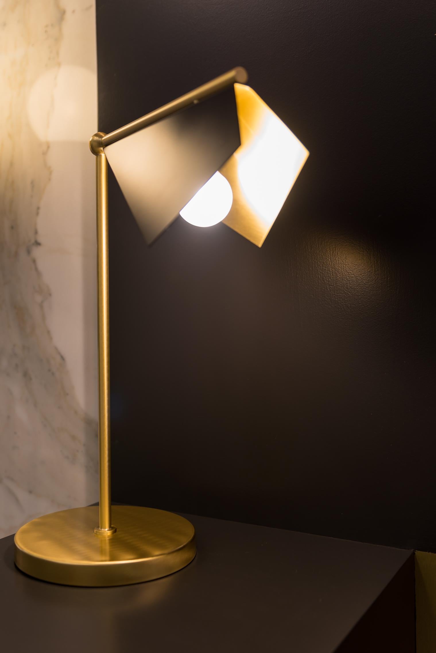 Contemporary IMAGIN Vespertilio Table Lamp 1 in Matt Black and Brushed Brass For Sale