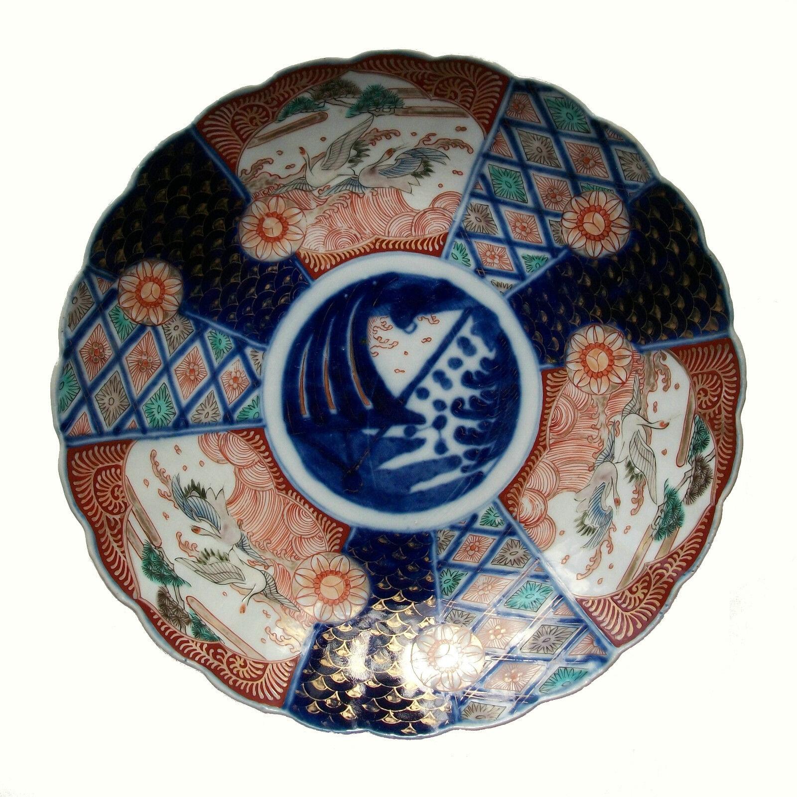 Meiji IMARI - Antique Lobed Porcelain Charger - Hand Painted, Japan, 19th Century For Sale