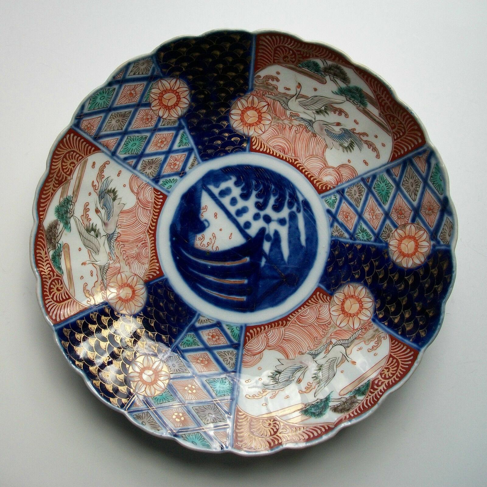 Japanese IMARI - Antique Lobed Porcelain Charger - Hand Painted, Japan, 19th Century For Sale