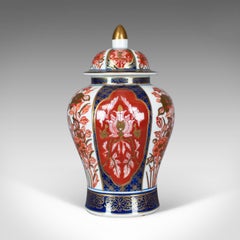 Imari Baluster Spice Jar, Porcelain Vase with Lid, Late 20th Century