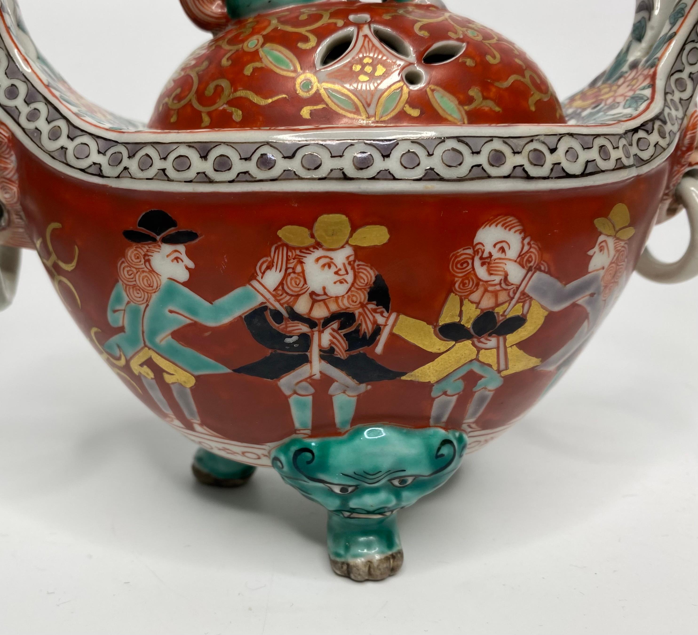 Imari ‘Black Ship’ koro & cover, Japan, Meiji Period. In Excellent Condition In Gargrave, North Yorkshire