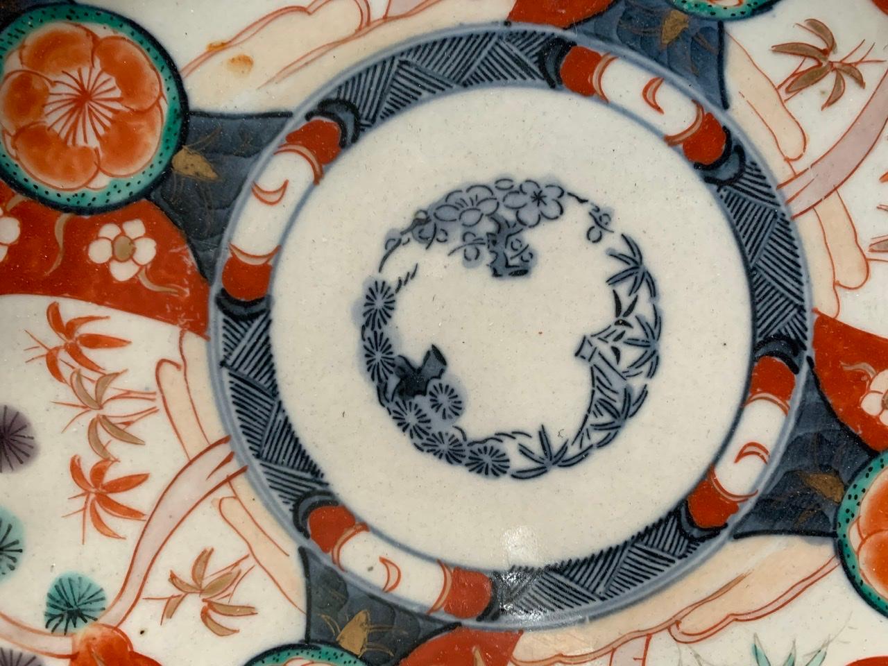 Imari China-Porzellanteller aus dem 19. Jahrhundert im Zustand „Gut“ im Angebot in Beuzevillette, FR