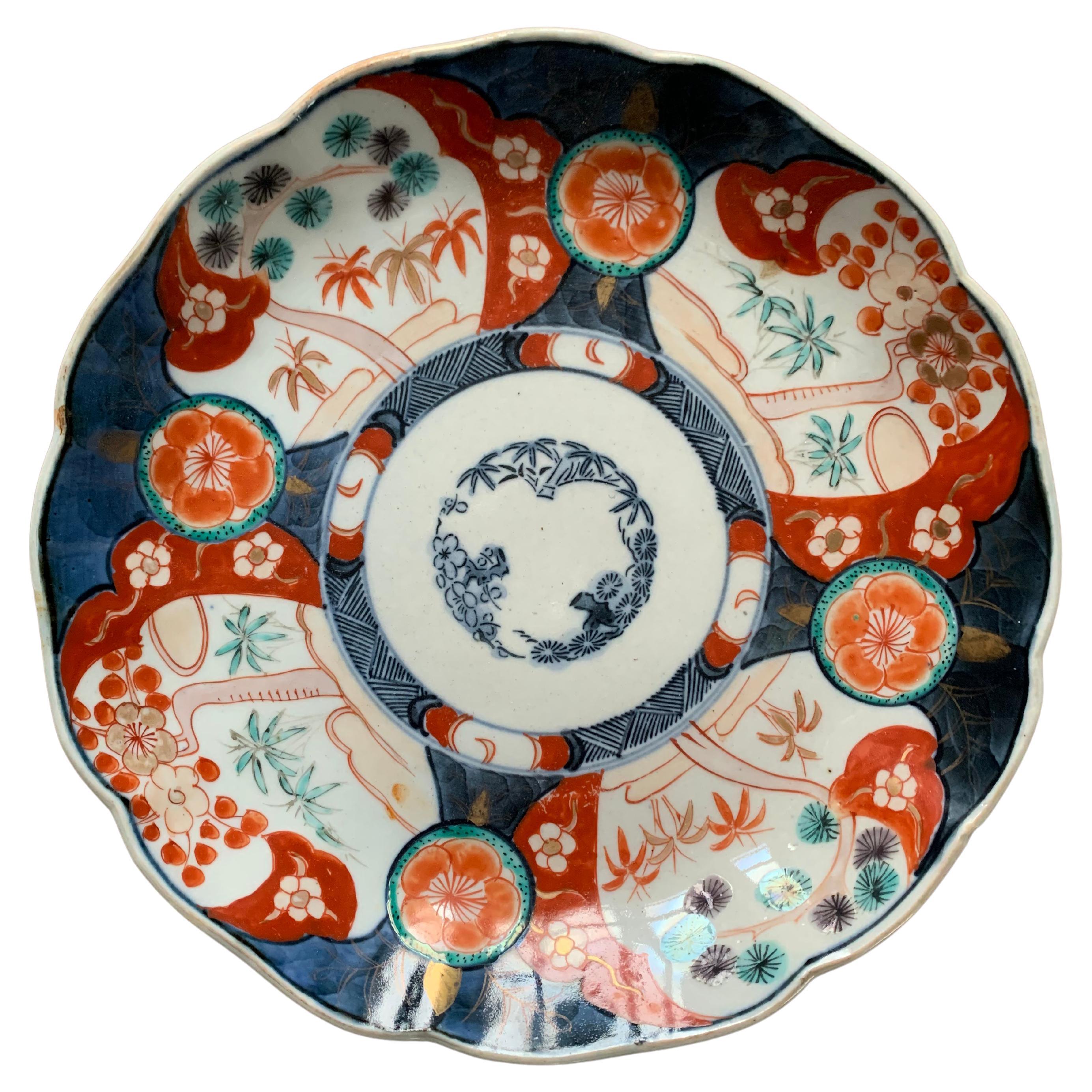 Assiette en porcelaine de Chine Imari du 19ème siècle