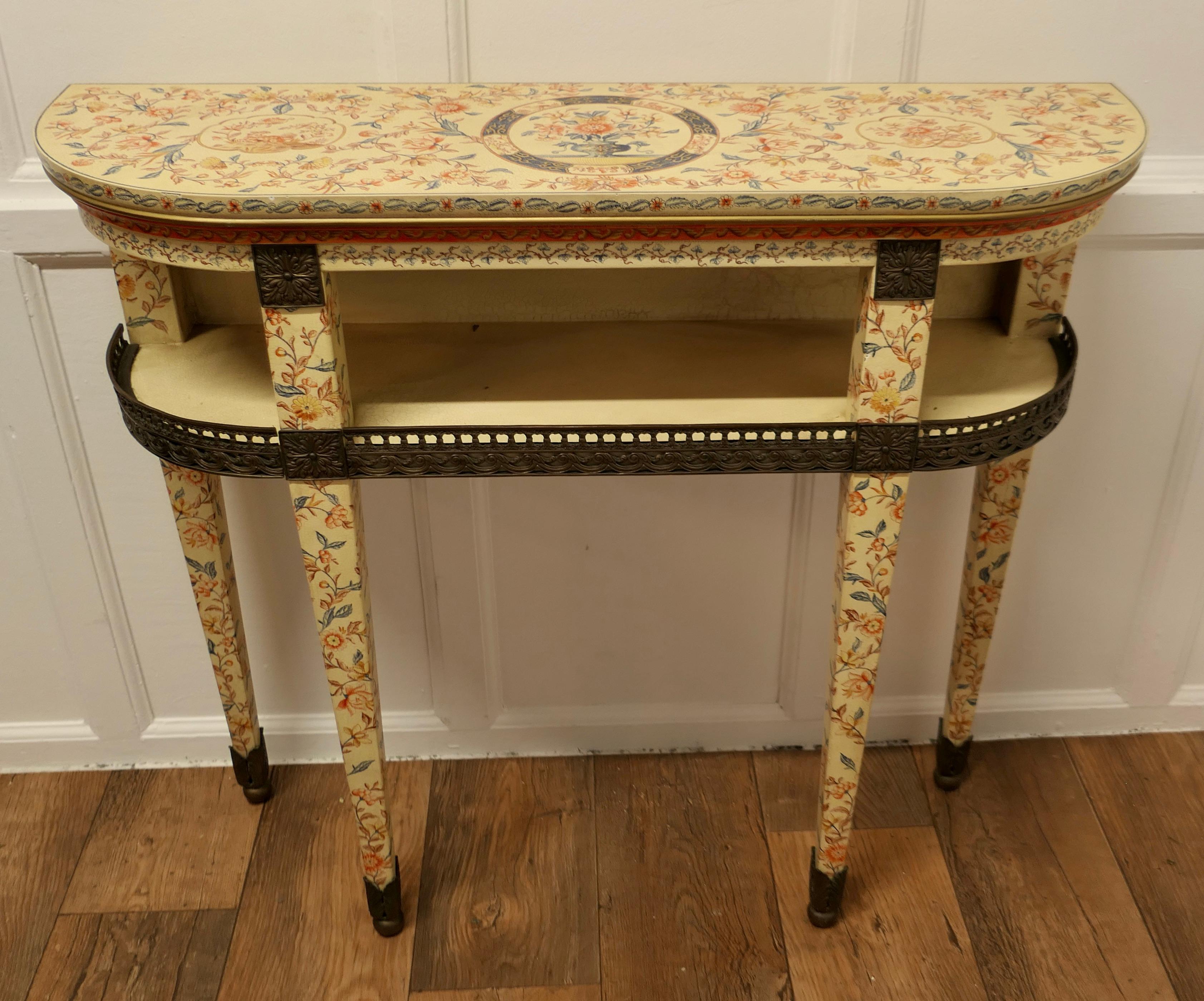 Imari Chinoiserie Style Painted Console Table This Is a Very Attractive Piece In Good Condition For Sale In Chillerton, Isle of Wight