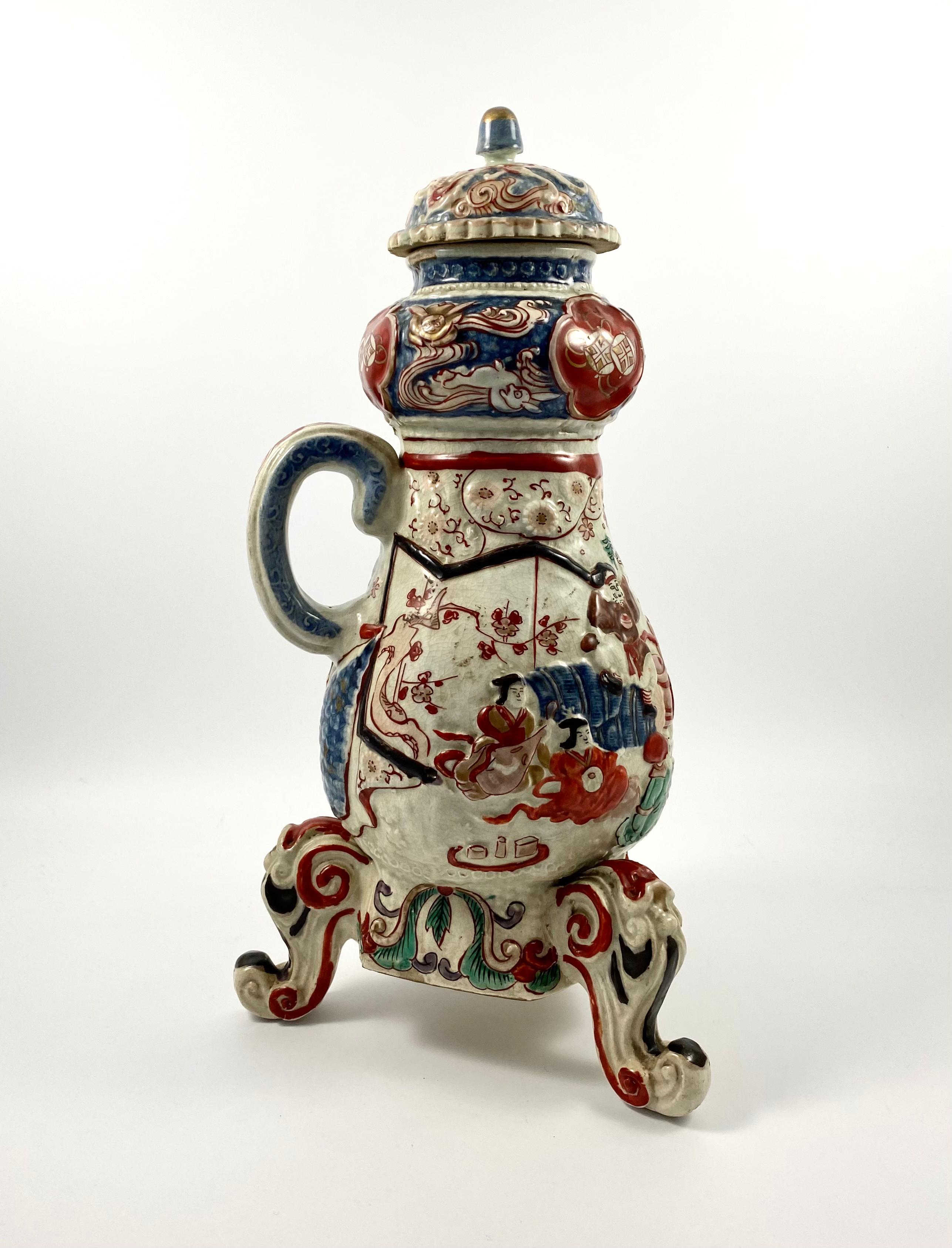 Imari Coffee Pot and Cover, Japan, Late 17th Century, Edo Period In Good Condition In Gargrave, North Yorkshire
