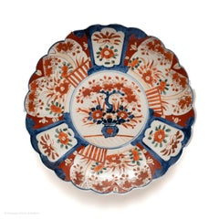 Imari Dish Charger Lobed Japan Iron Red Blue Green