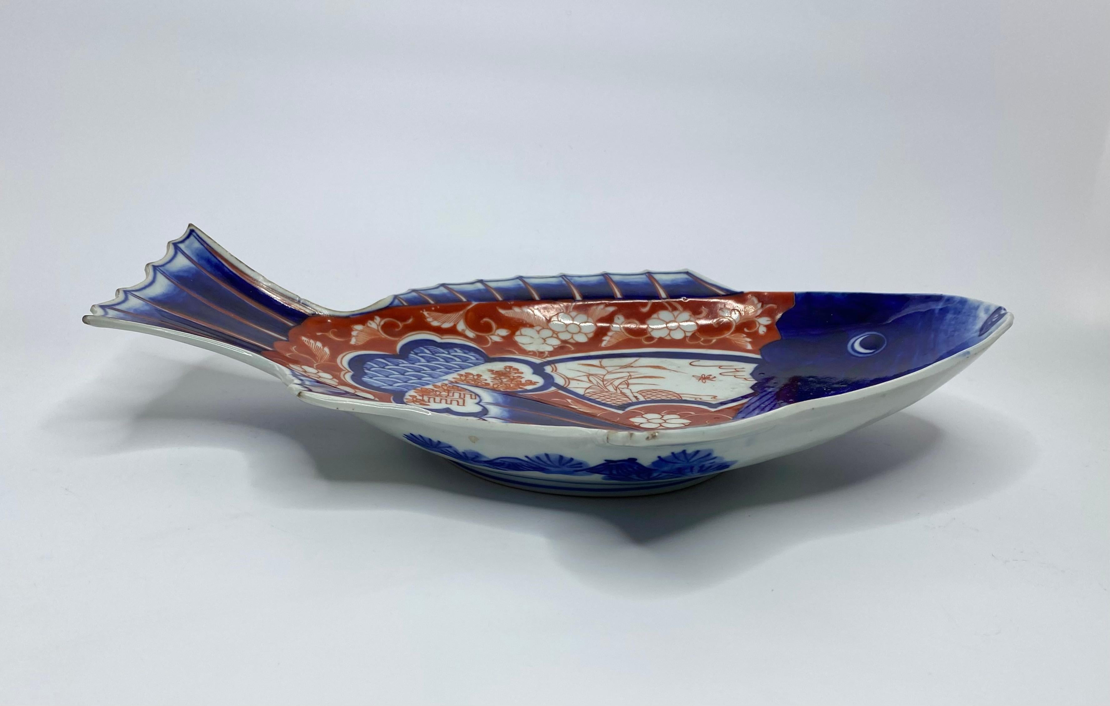 Imari Fish Serving Dish, Arita, Japan, C. 1890, Meiji Period In Good Condition In Gargrave, North Yorkshire