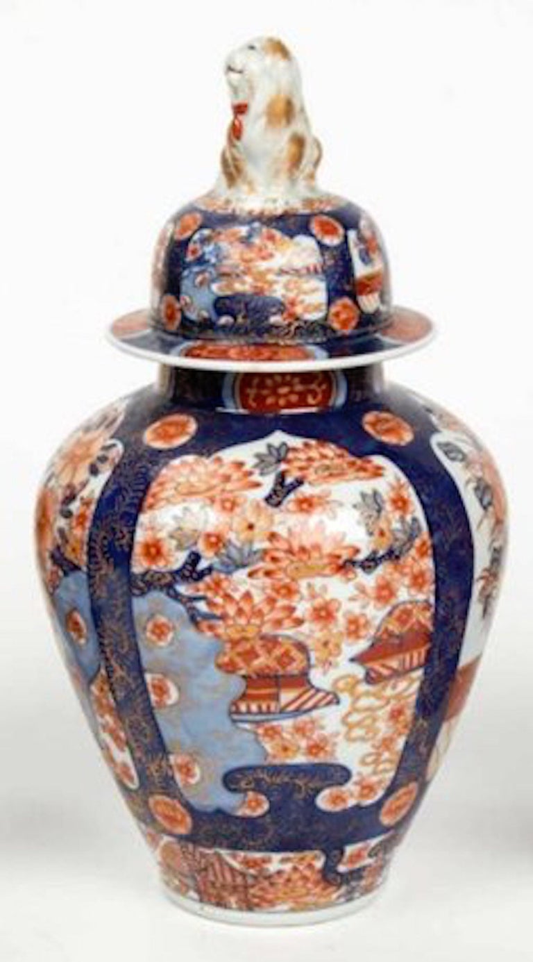Imari Ginger Jar with Dog Finial, Meiji Period For Sale at 1stDibs